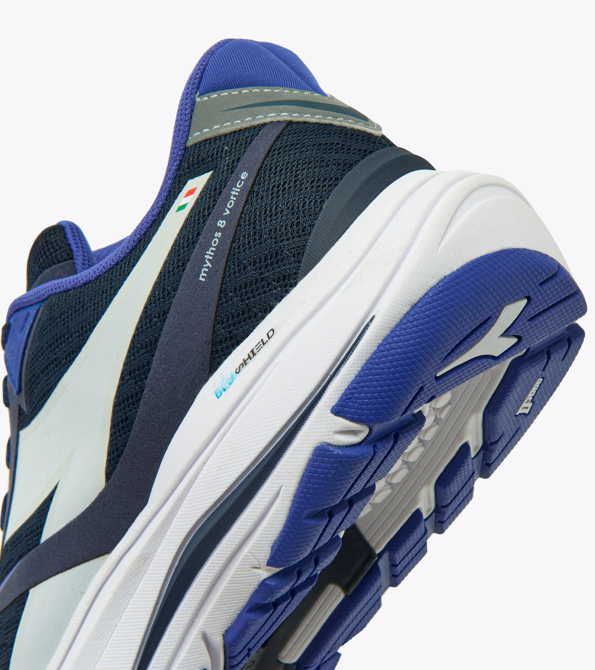 Running shoes - Men MYTHOS BLUSHIELD 8 VORTICE WIDE BLUE CORSAIR/WHT/SURF THE WEB - Diadora