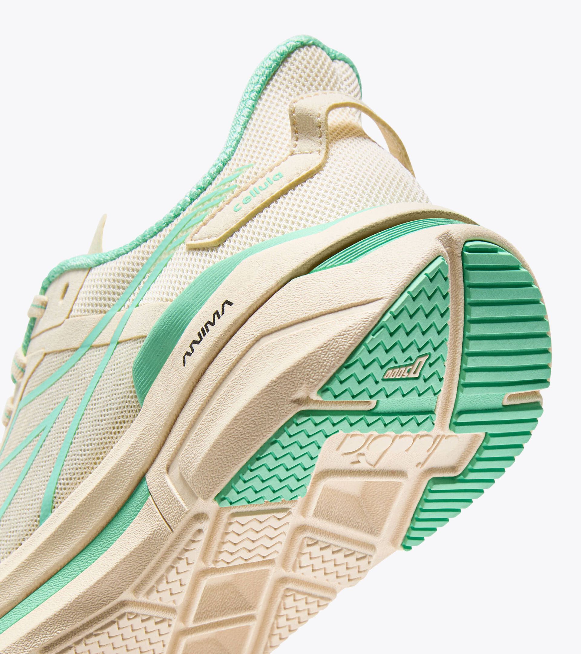 Running shoe - Comfort and stability - Women’s
CELLULA W WHISPER WHITE/CABBAGE - Diadora