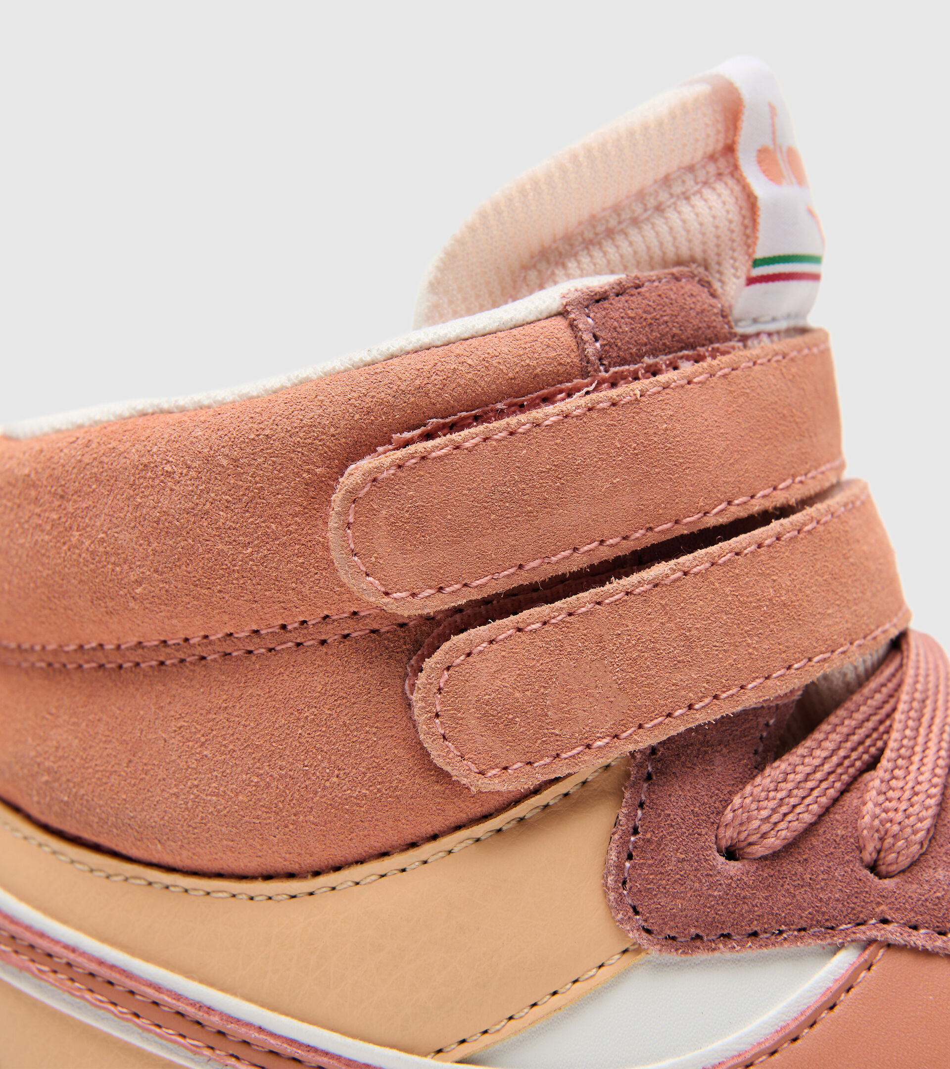 Sportschuh - Damen MAGIC BASKET MID ICONA WN KORALLE SCHLEIER/SANDSTRAND/MI - Diadora