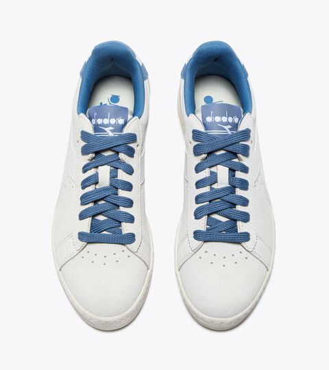 Sporty sneakers - All-Gender GAME L LOW SUEDE WAXED STAR WHITE/INFINITY - Diadora