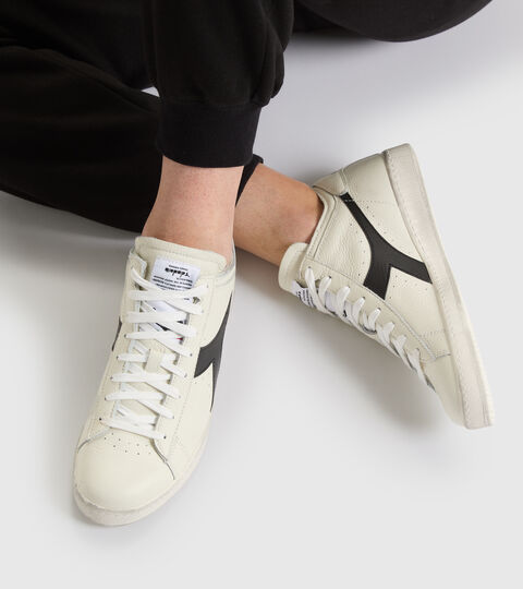 GAME L WAXED ROW CUT, BLANC/NOIR (C0351). Chaussures de sport - Unisexe GAME L WAXED ROW CUT BLANC/NOIR (C0351). - Diadora