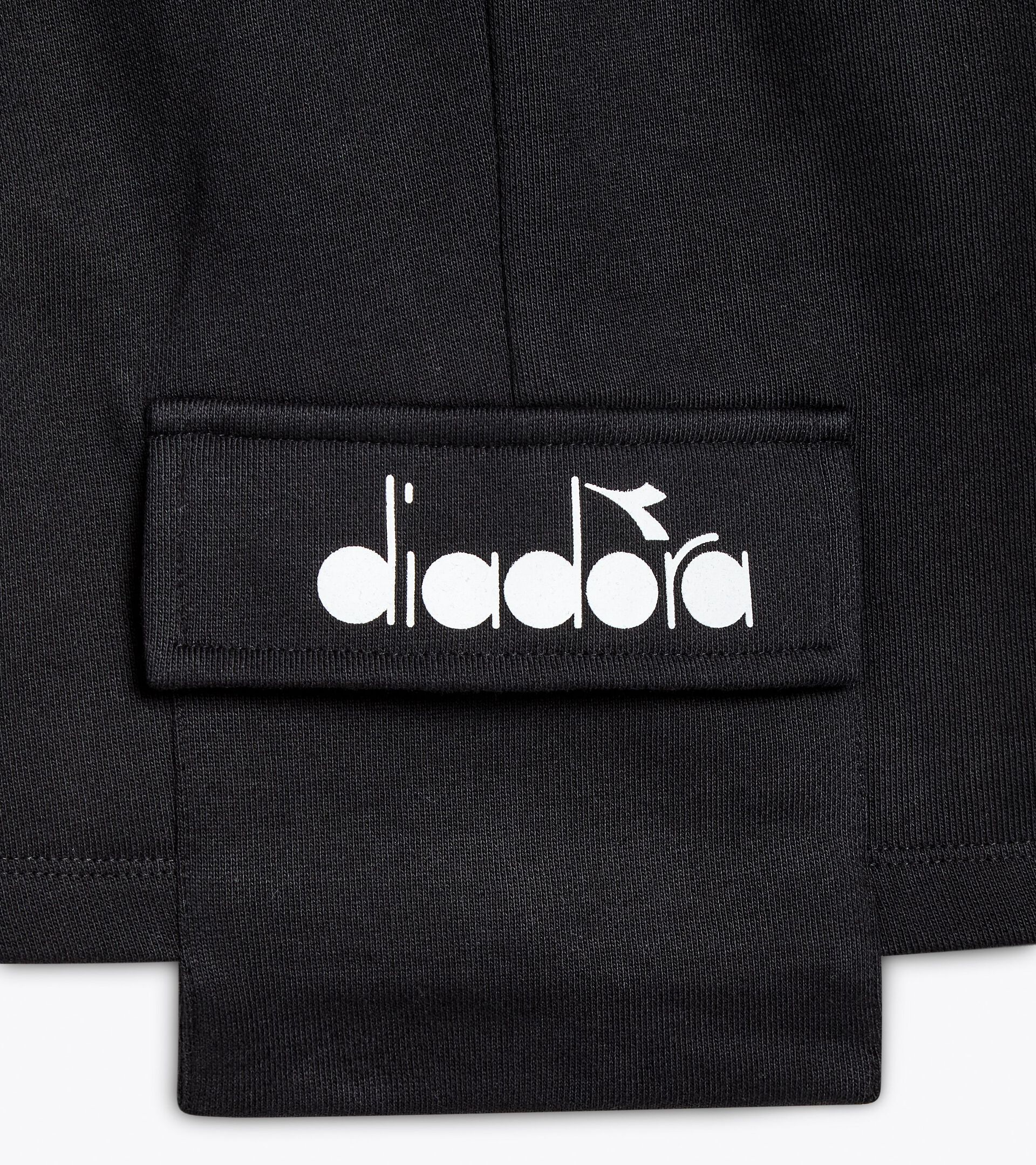 Cargo shorts - Girl
 JG.  SHORTS CARGO BLACK - Diadora