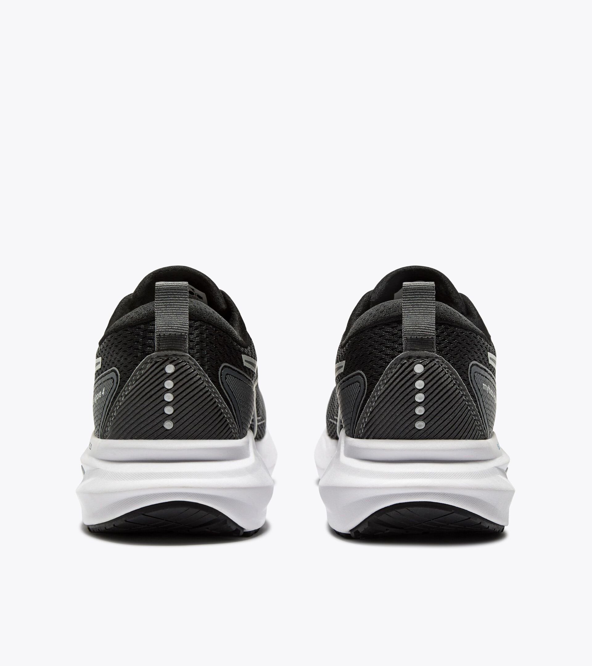 Zapatilla de running - Estabilidad y protección - Hombre MYTHOS BLUSHIELD VIGORE 4 NEGRO/GRIS ACERO - Diadora