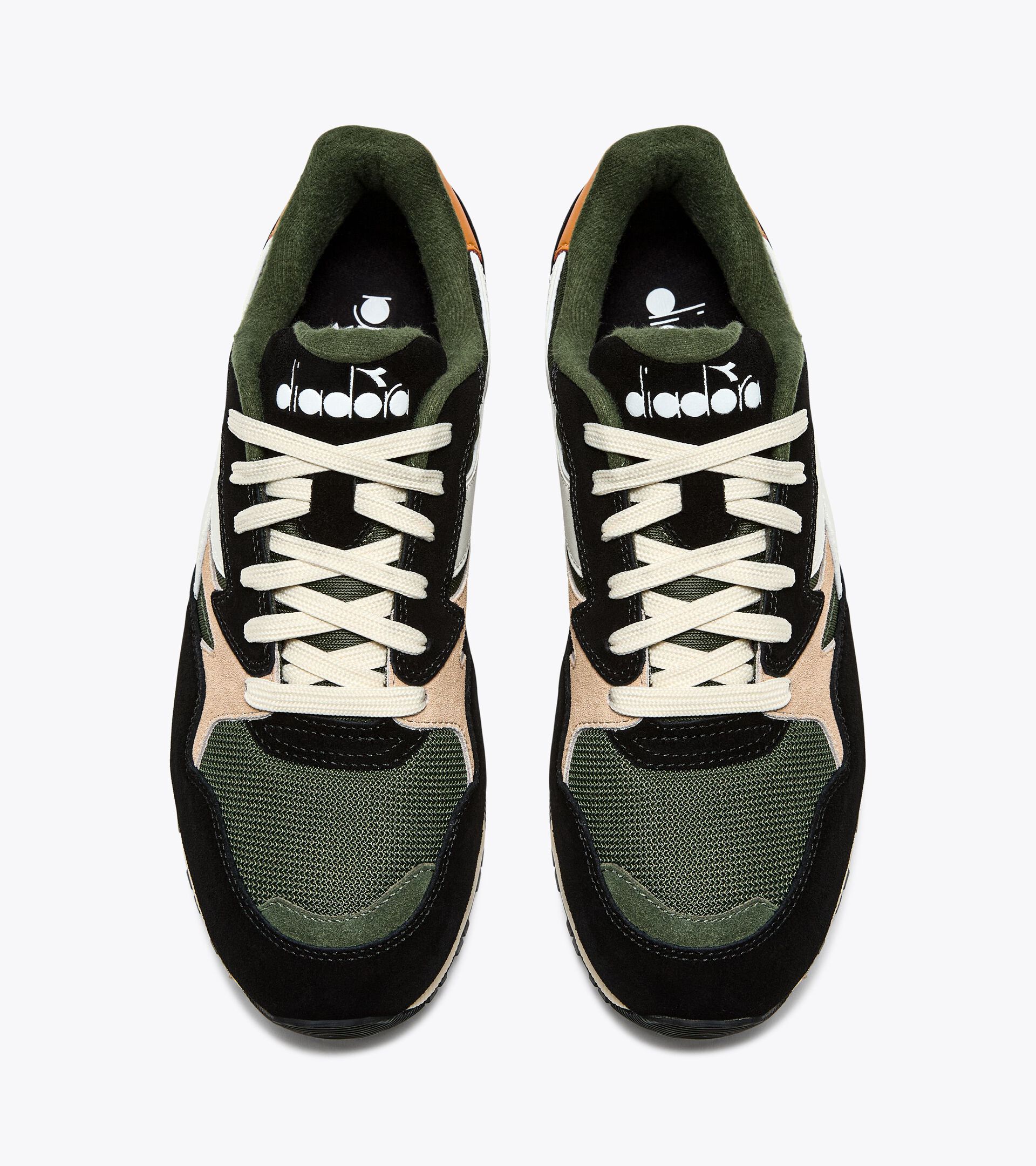 Sporty sneakers - All-Gender N902 KOMBU GREEN/BLACK - Diadora