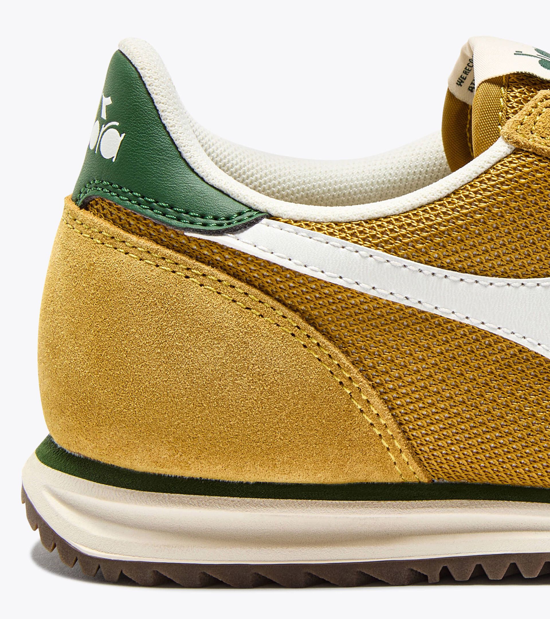Zapatilla de ante de caña baja - Para todos los géneros CROSS ORO MIETITURA/VERDE FOGLIAME - Diadora