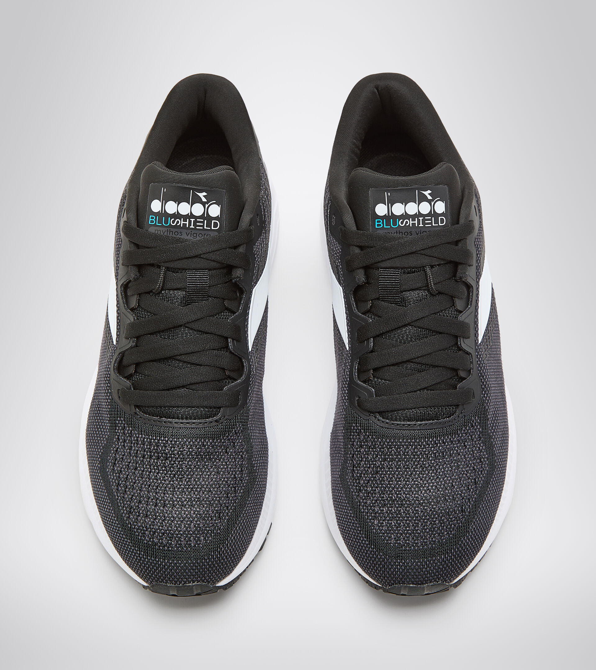 Running shoes - Women MYTHOS BLUSHIELD VIGORE W BLACK/WHITE (C7406) - Diadora