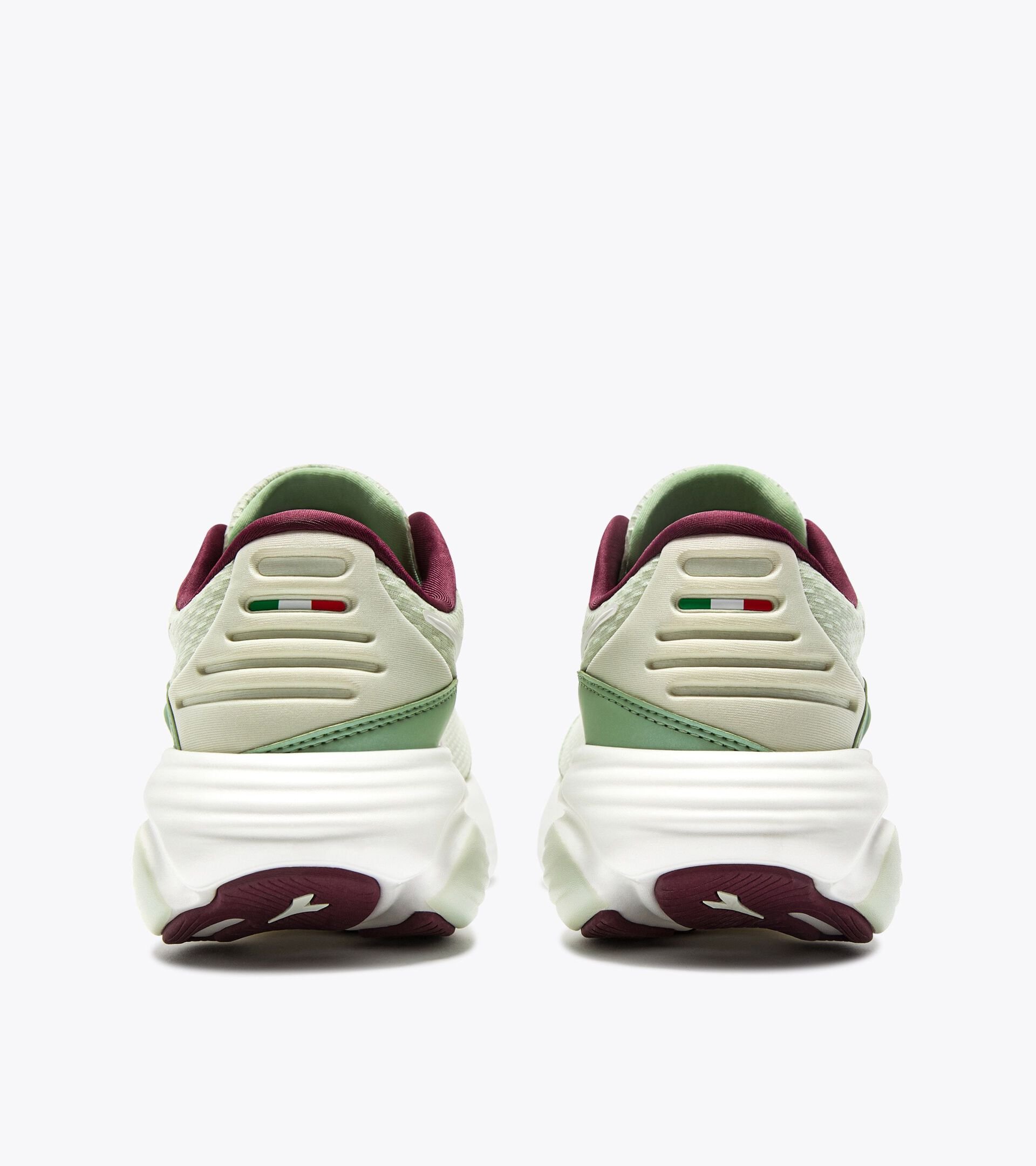 Made in Italy running shoe - Lightness and cushioning - All-Gender ATOMO STAR ALMOST AQUA/WHITE - Diadora