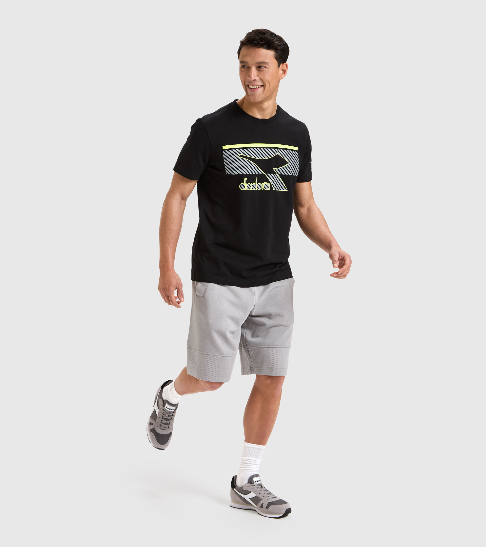 Cotton T-shirt - Men T-SHIRT SS TWIST BLACK - Diadora
