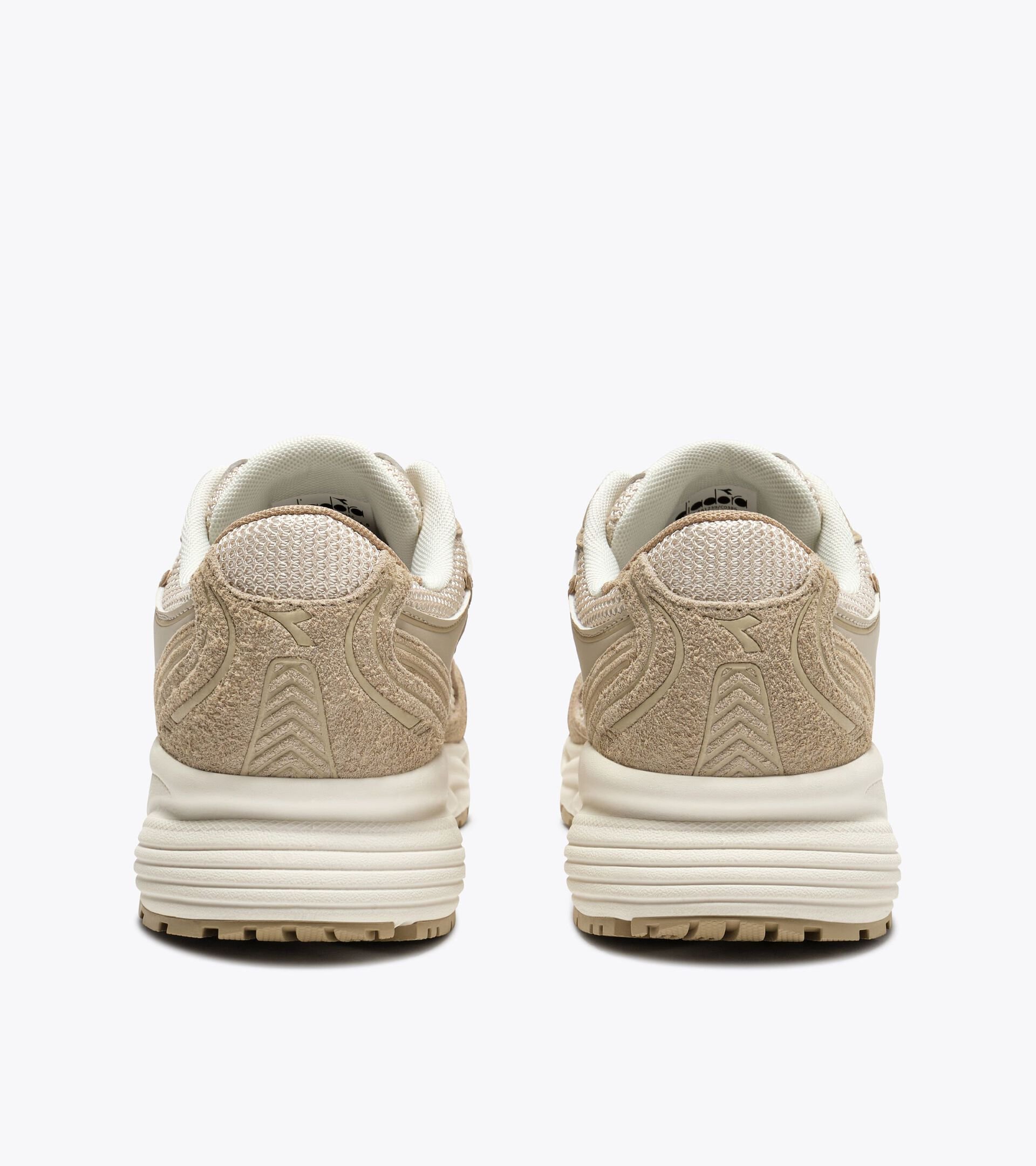 Sports sneakers - All-Gender MYTHOS STAR PISTACHIO SHELL /SAFARI - Diadora