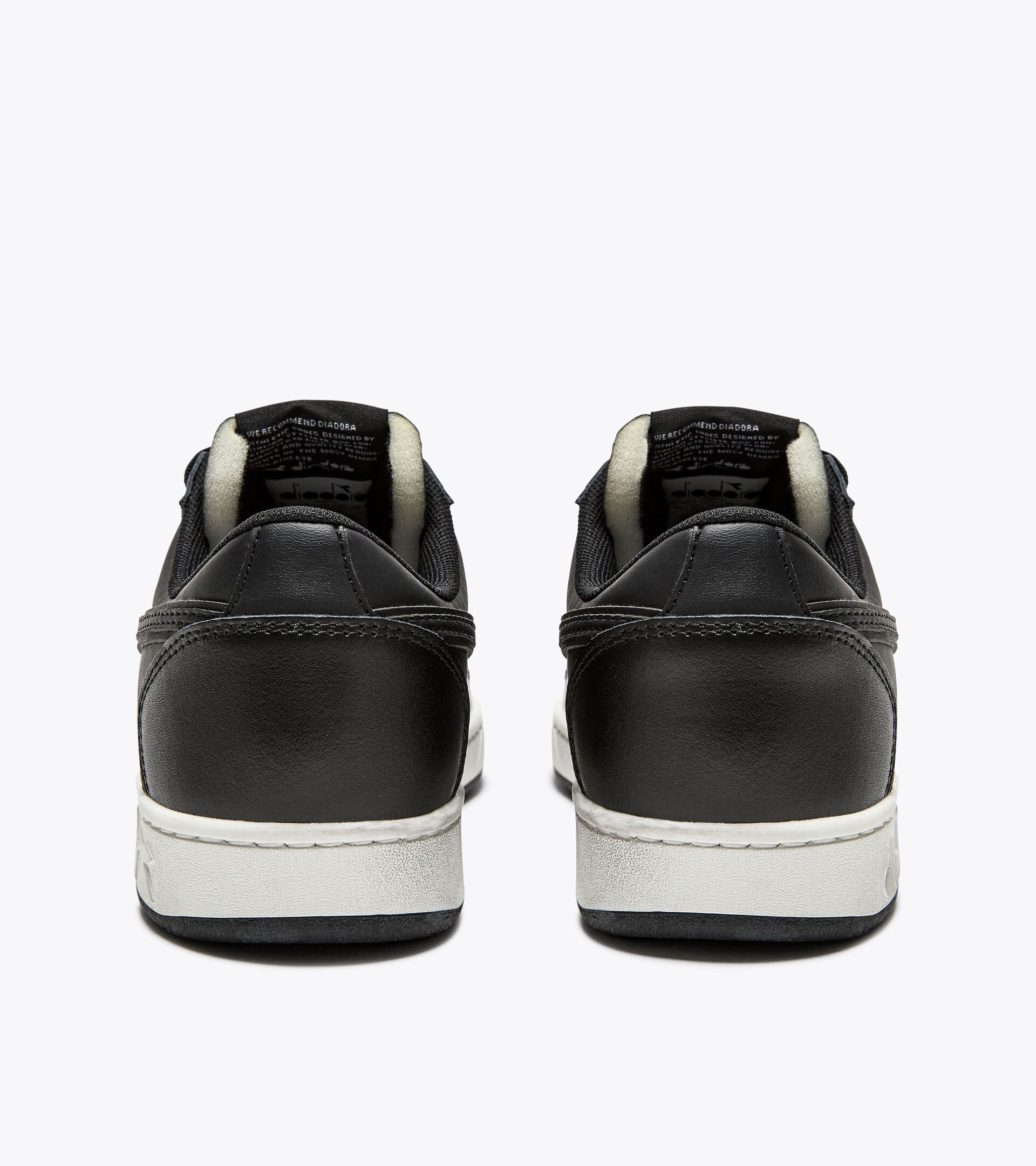 Sporty sneakers - All-Gender MAGIC BASKET LOW ICONA BLACK/BLACK - Diadora