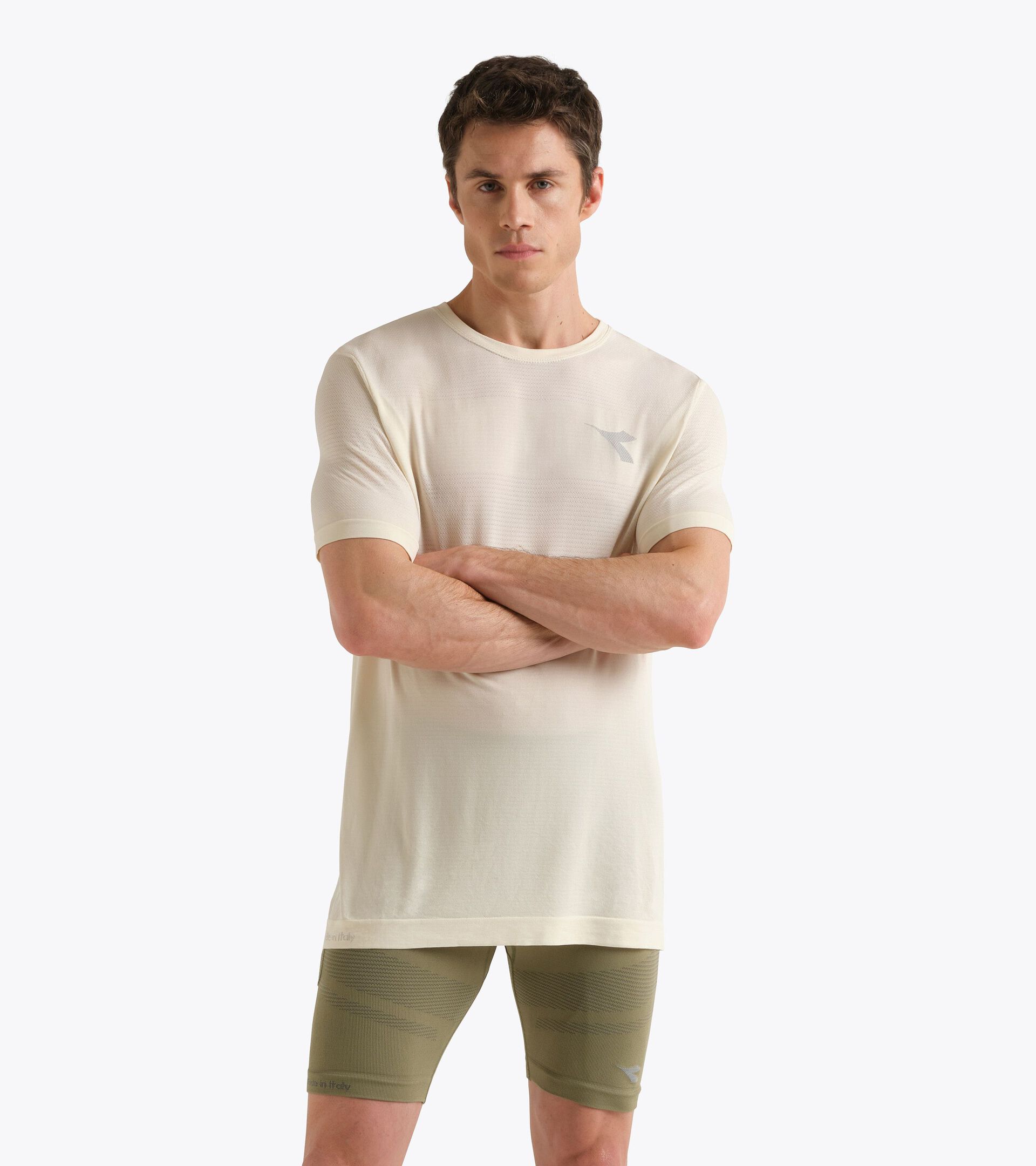 Technical t-shirt  for temperature control -  Running - Men&rsquo;s
 SS T-SHIRT STRATOUNO WINTER WHITE - Diadora