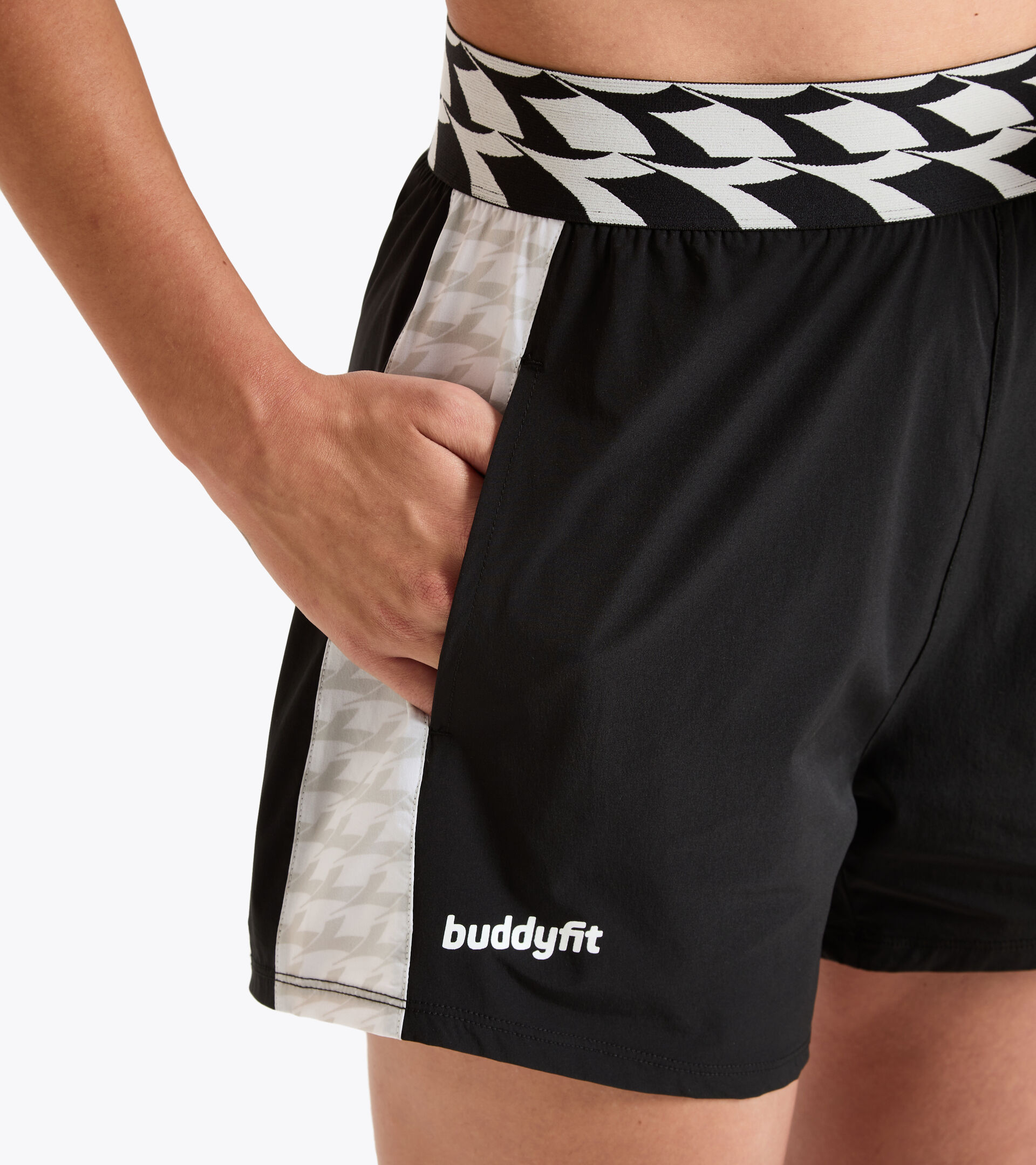 Training Shorts - Women L. SHORT 9CM BUDDYFIT BLACK - Diadora