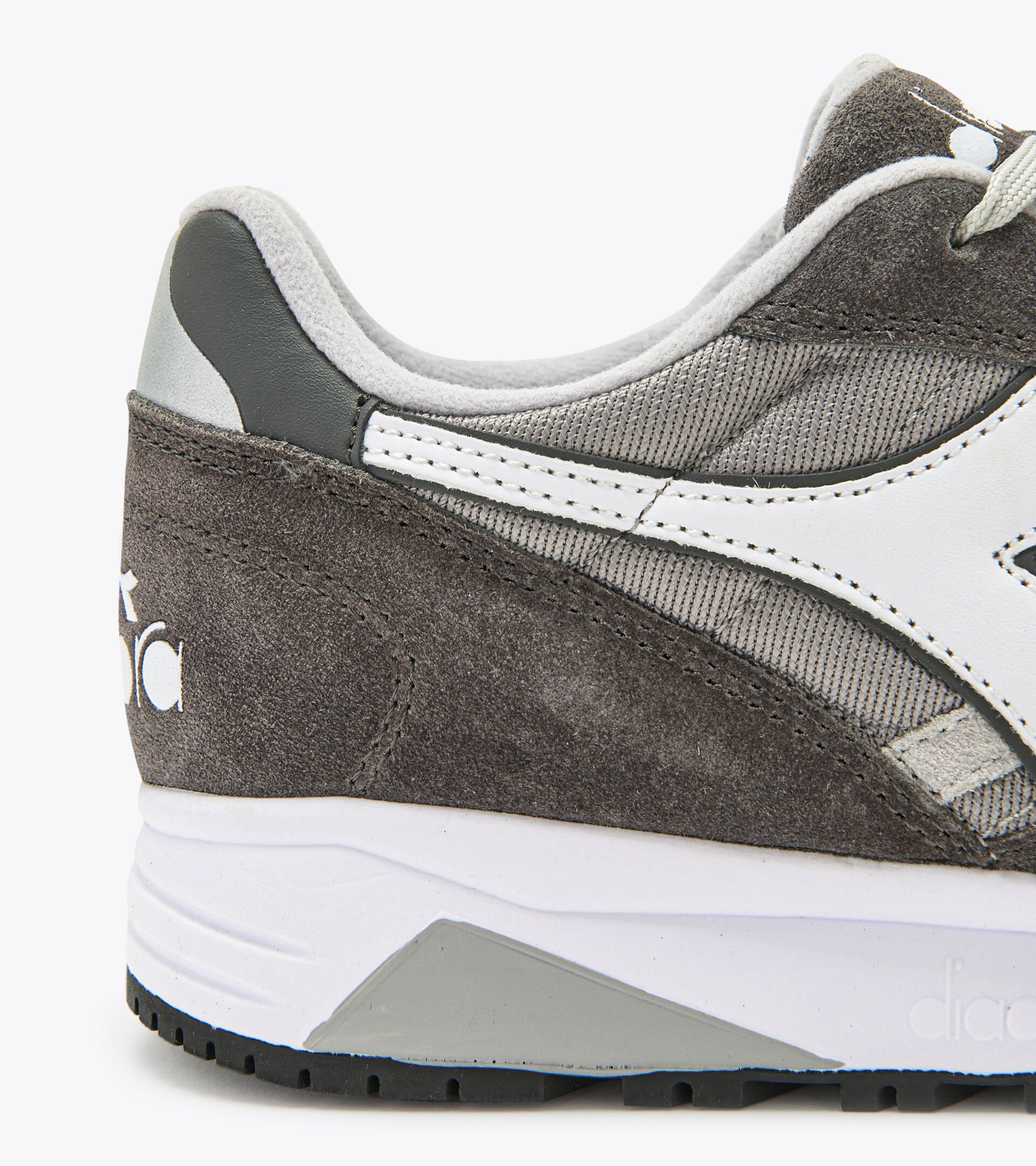 N902 Sports shoes - Unisex - Diadora Online Store MT