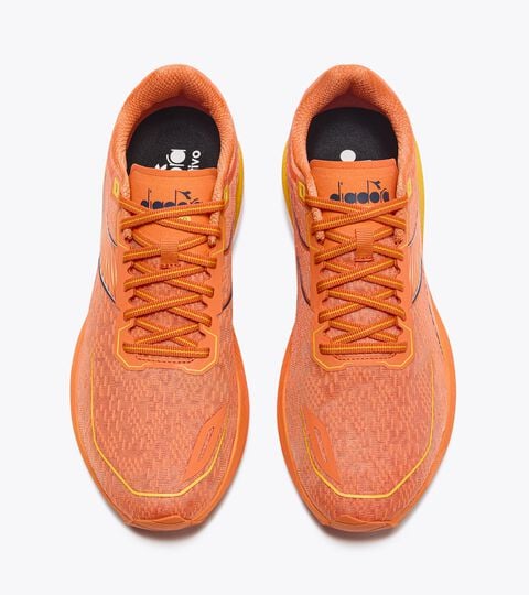 MYTHOS BLUSHIELD VOLO 5, NECTARINE/LEMON CHROME Running shoe - Stability and lightness - Men’s MYTHOS BLUSHIELD VOLO 5 NECTARINE/LEMON CHROME - Diadora
