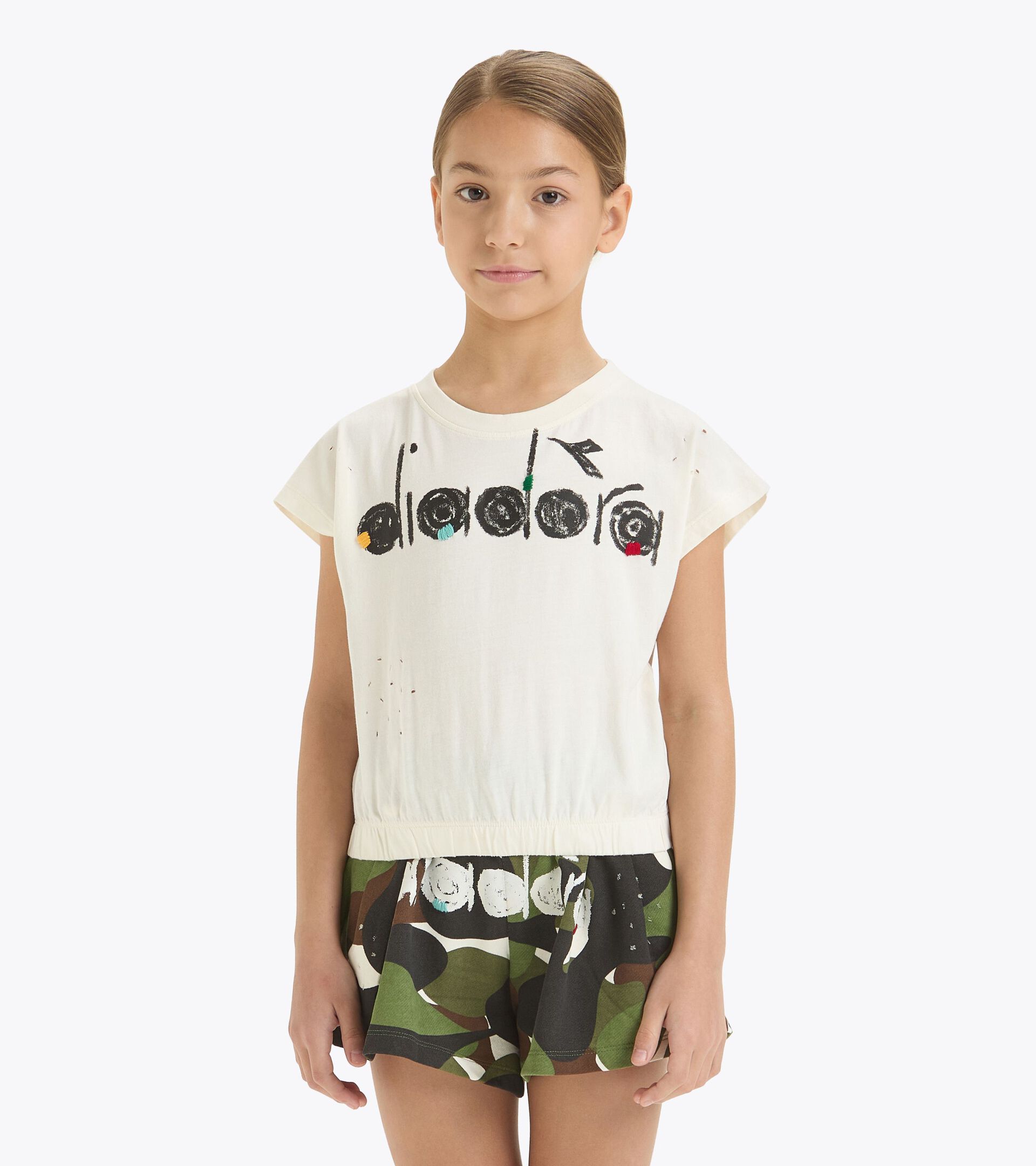 Cropped T-shirt - Boxy fit - Girl JG.  T-SHIRT SS CROP CAMO CLOUD CREAM - Diadora