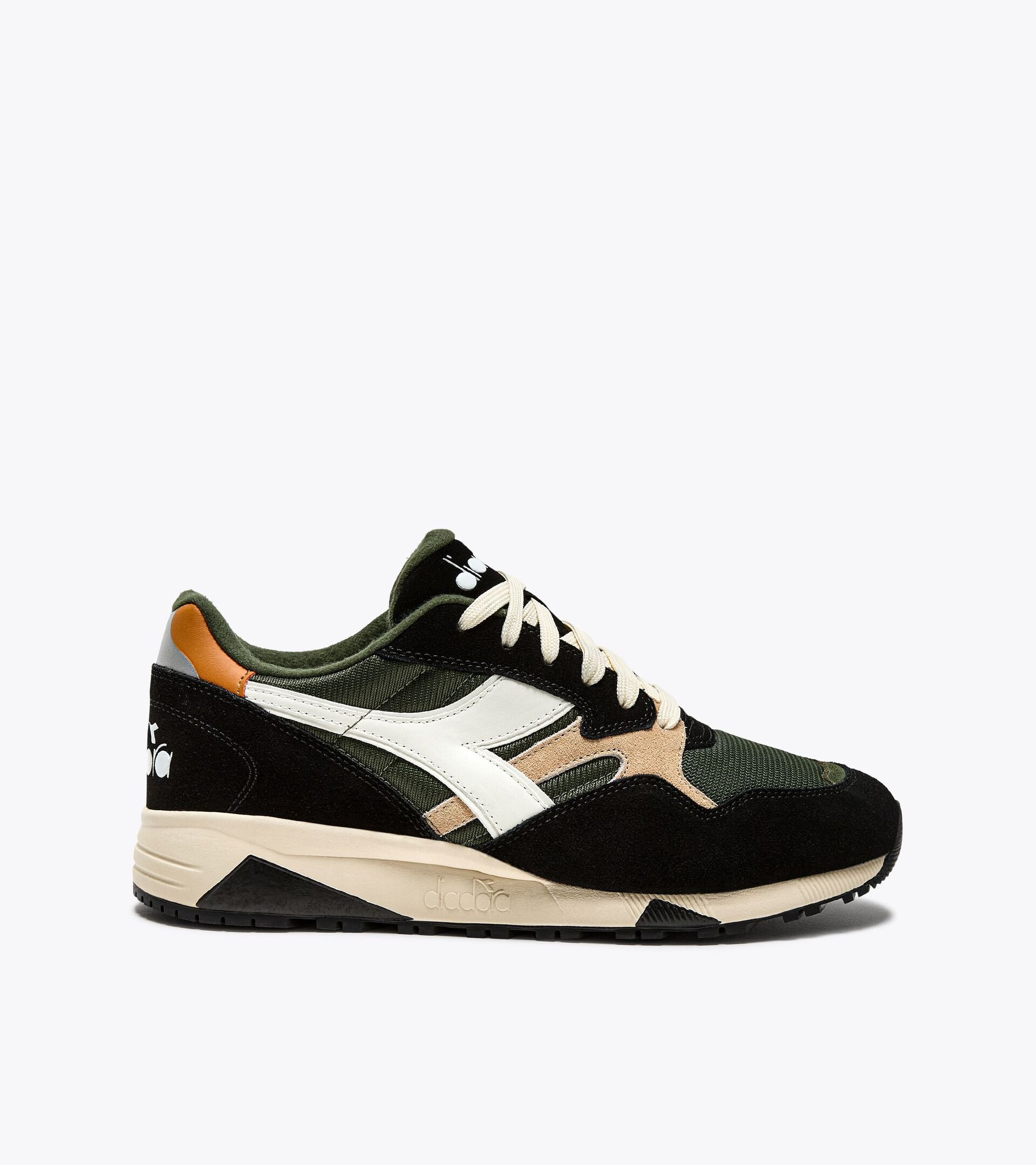 Zapatilla deportiva - Para todos los g&eacute;neros N902 KOMBU GREEN/BLACK - Diadora