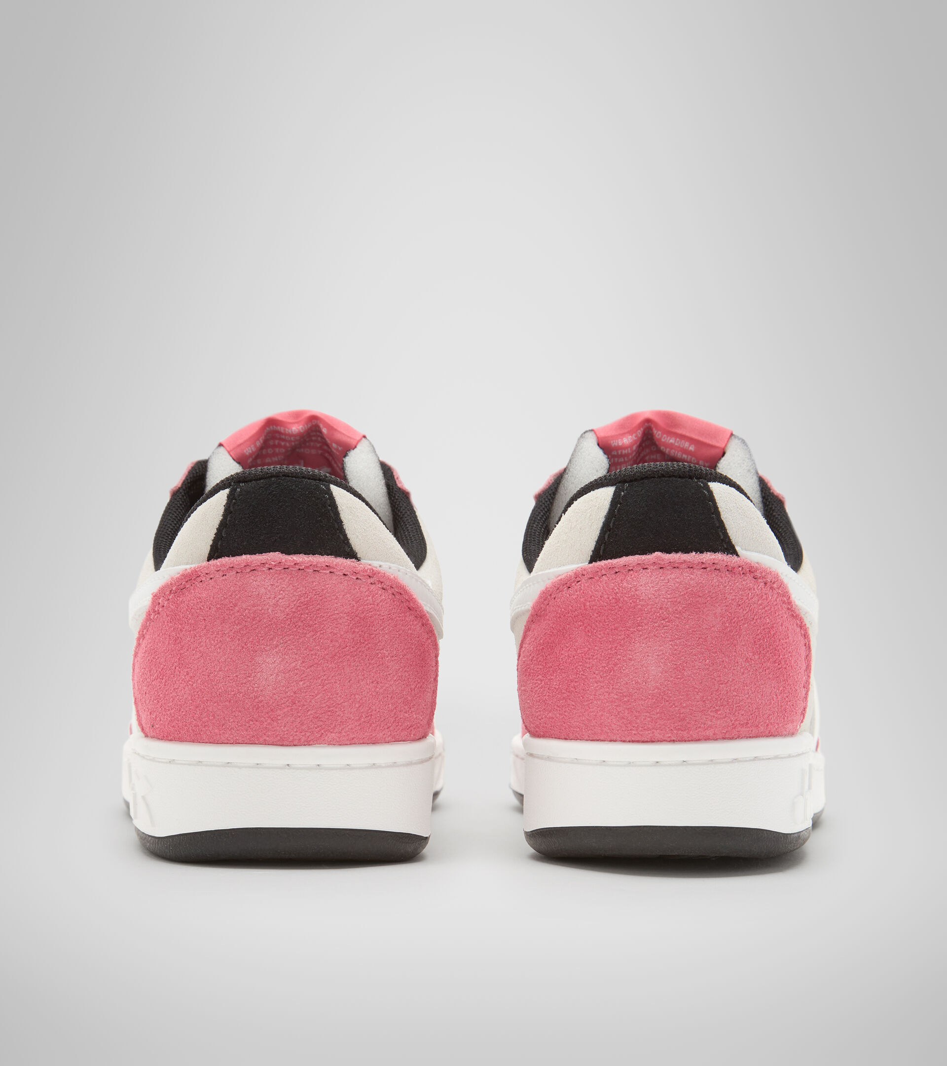 Chaussures de sport - Femme MAGIC BASKET LOW SUEDE WN BLANC/ROSE THE/NOIR - Diadora