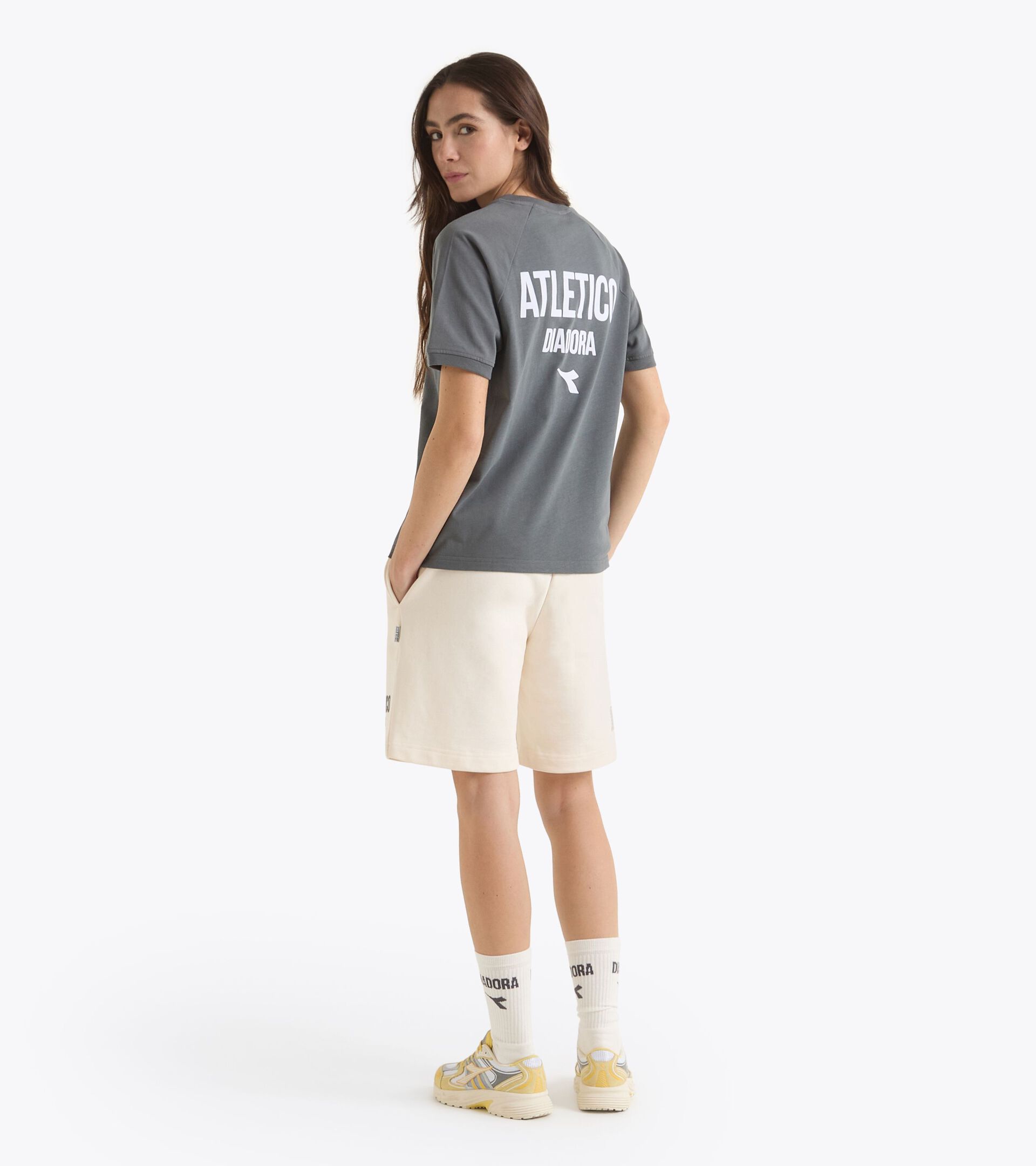 T-shirt Legacy - Made in Italy - Pour tous les genres T-SHIRT SS LEGACY ROCHE DE CHATEAU - Diadora