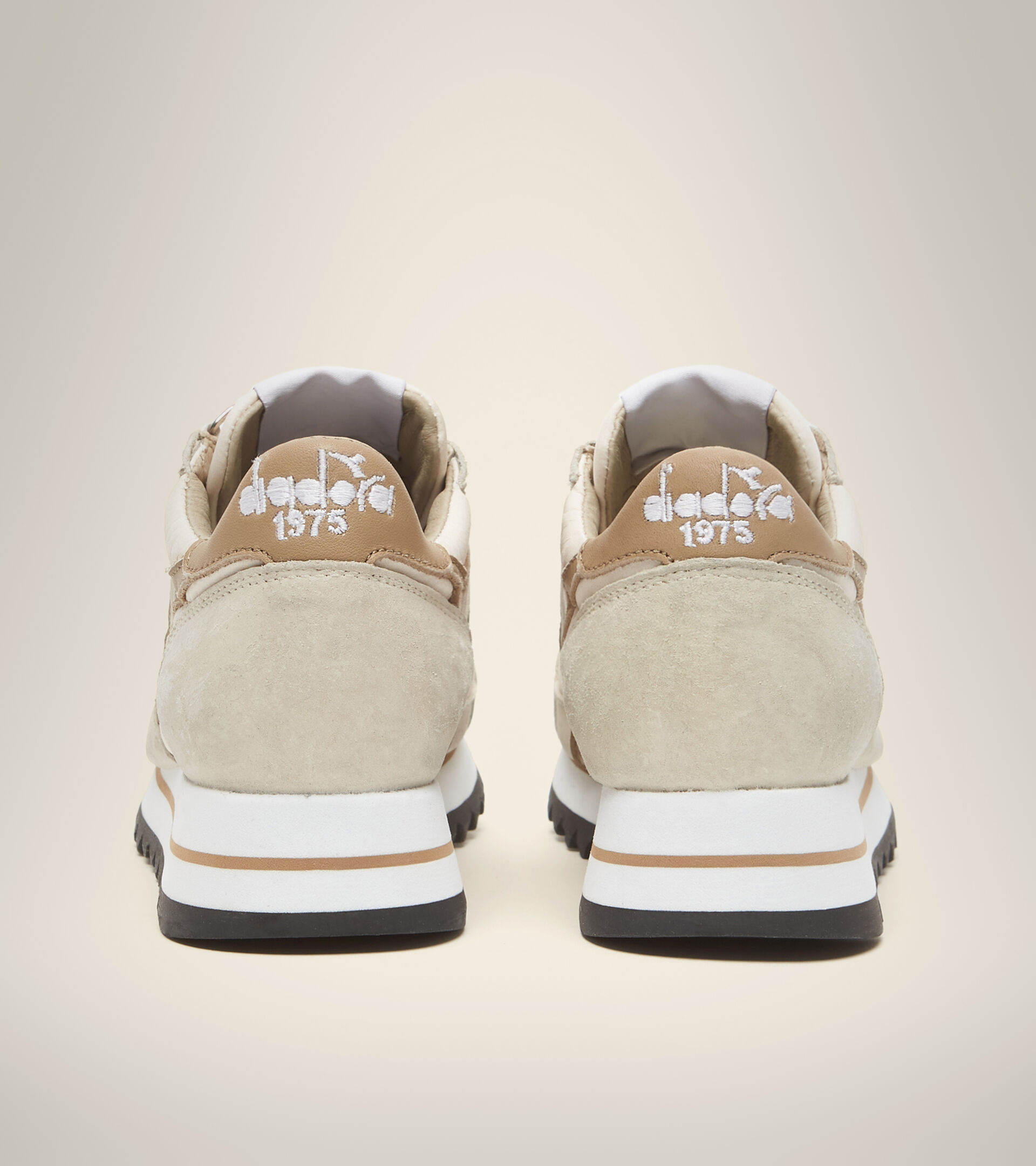 Heritage shoe - Women EQUIPE SUEDE SW EVO WN EGG WHITE - Diadora