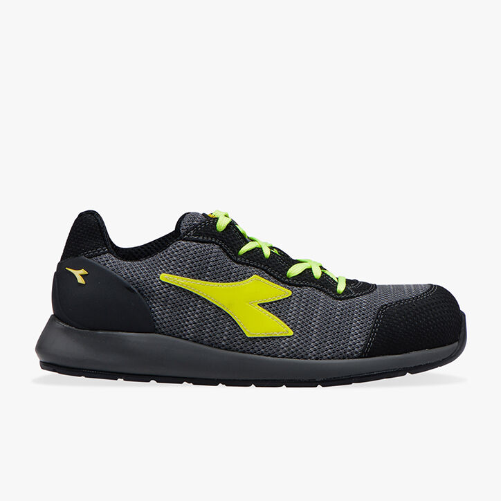 diadora strike 6000 badminton set