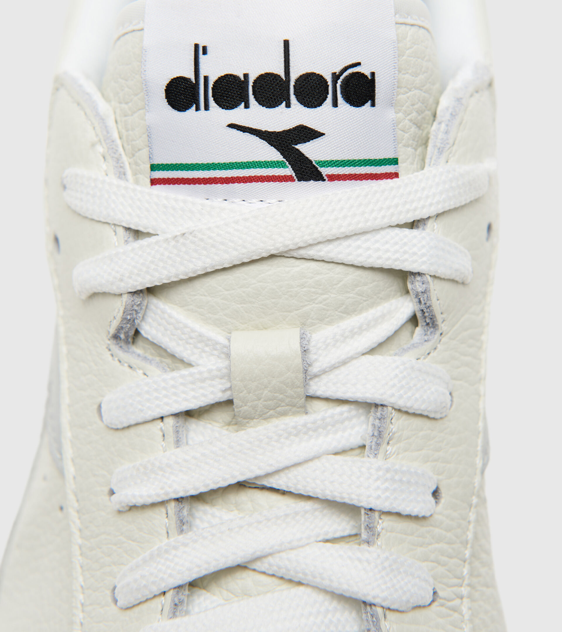 Sporty sneakers - Unisex GAME L LOW WAXED WHITE/GLACIER GRAY - Diadora