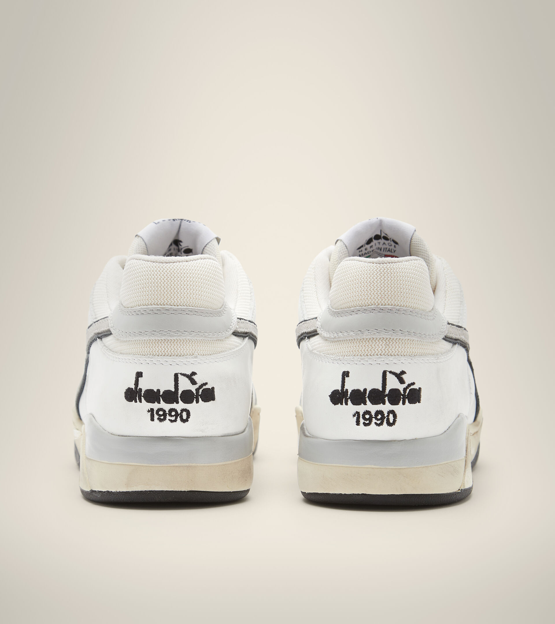 Made in Italy Heritage shoe - Unisex B.560 USED ITALIA WHITE /ALUMINUM - Diadora
