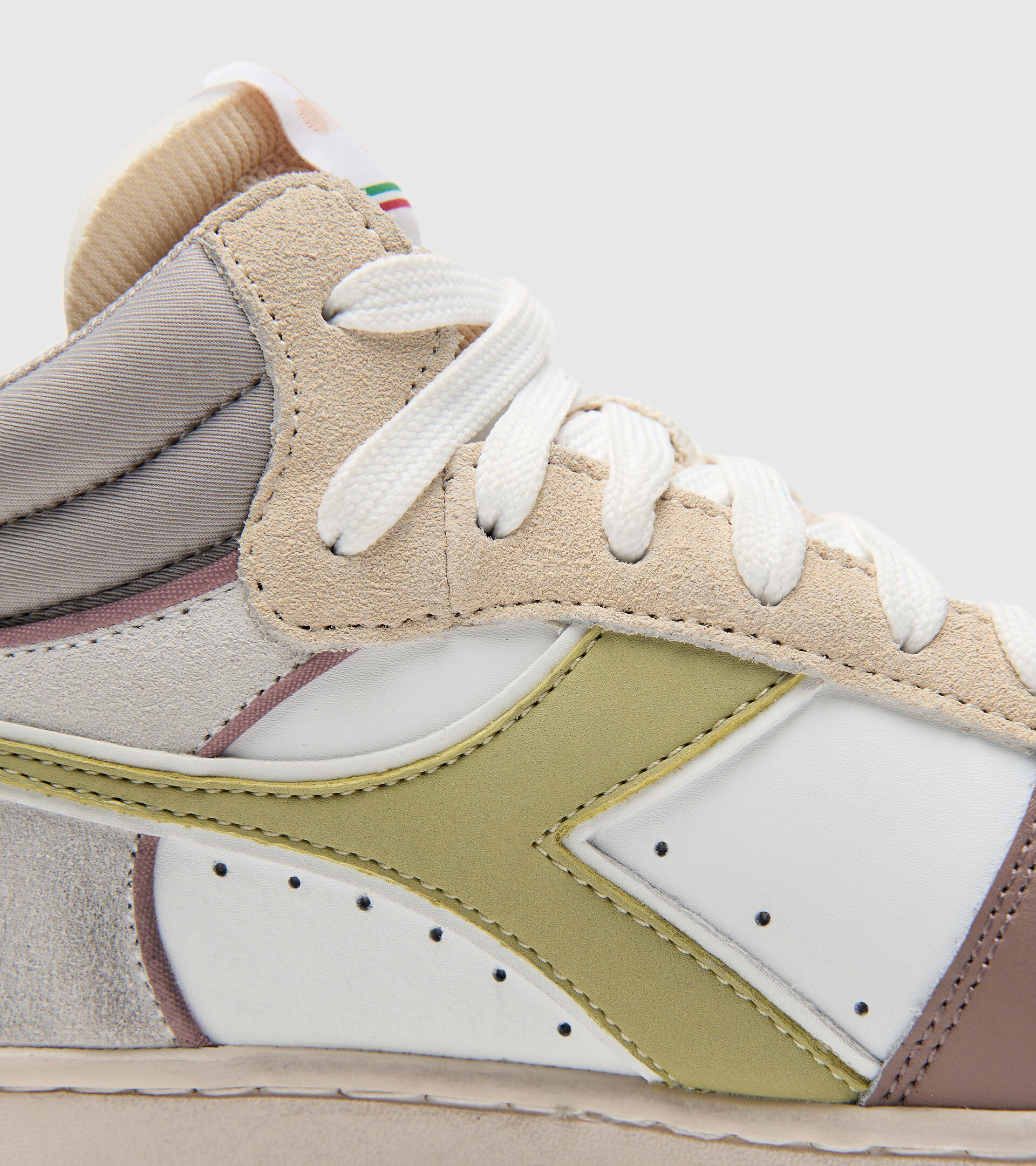 Sports shoes - Women MAGIC BASKET DEMI ICONA WN WHITE/ANTLER/FLINT GRAY - Diadora