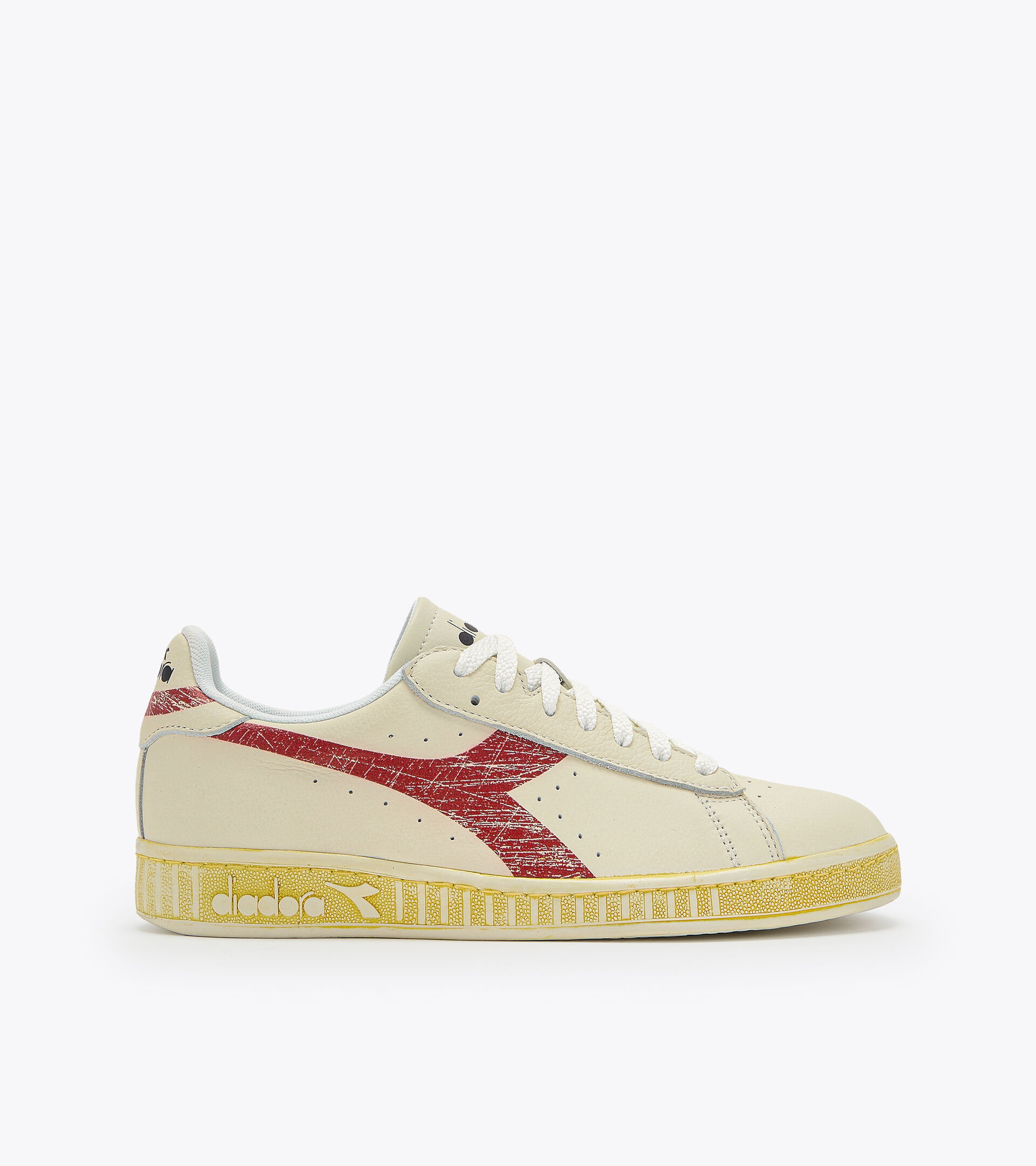 Sporty sneakers - Unisex GAME L LOW RETRO' WHITE/RED PEPPER - Diadora