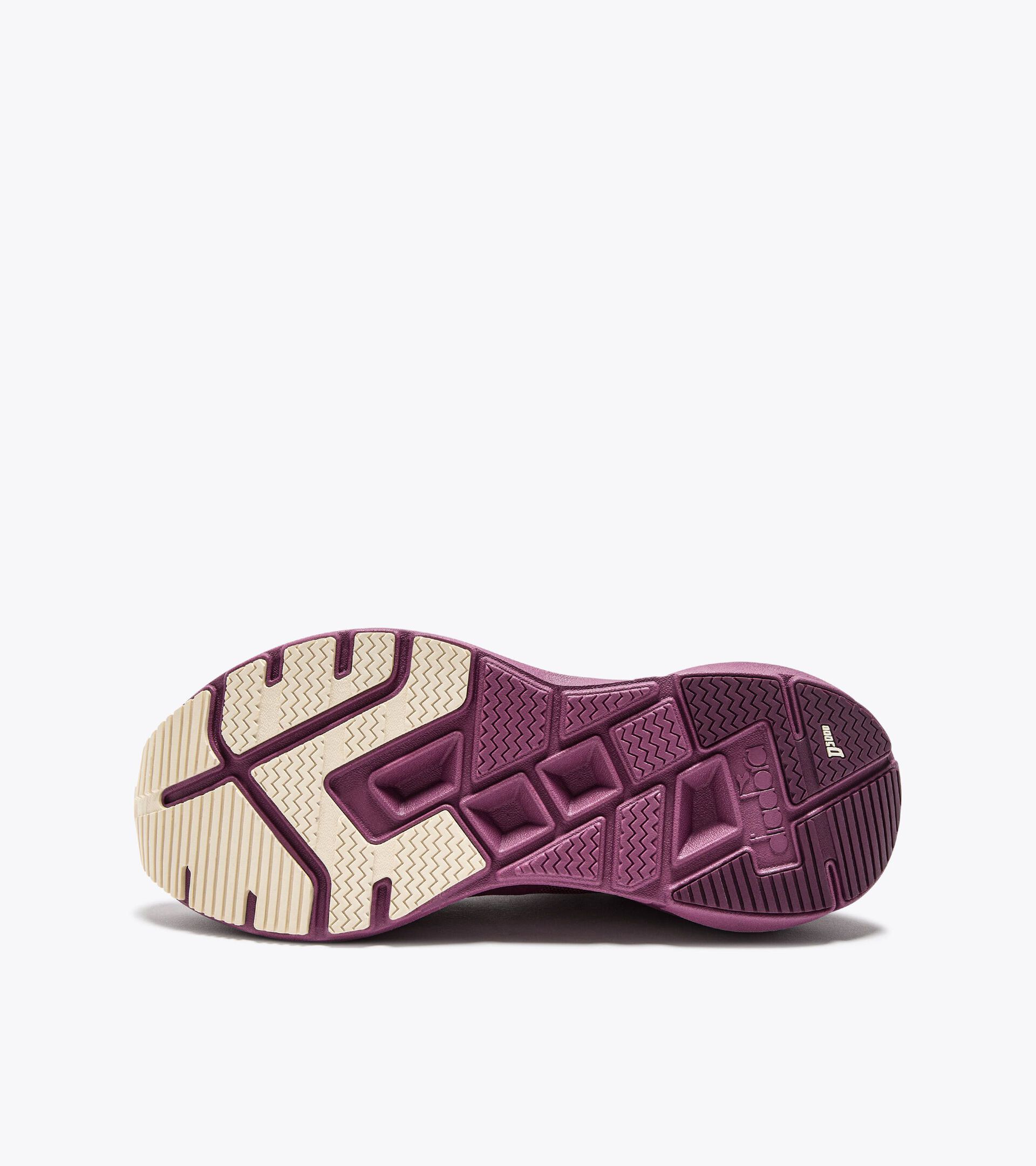 Running shoe - Comfort and stability - Women’s
CELLULA W RED VIOLET/WHISPER WHITE - Diadora