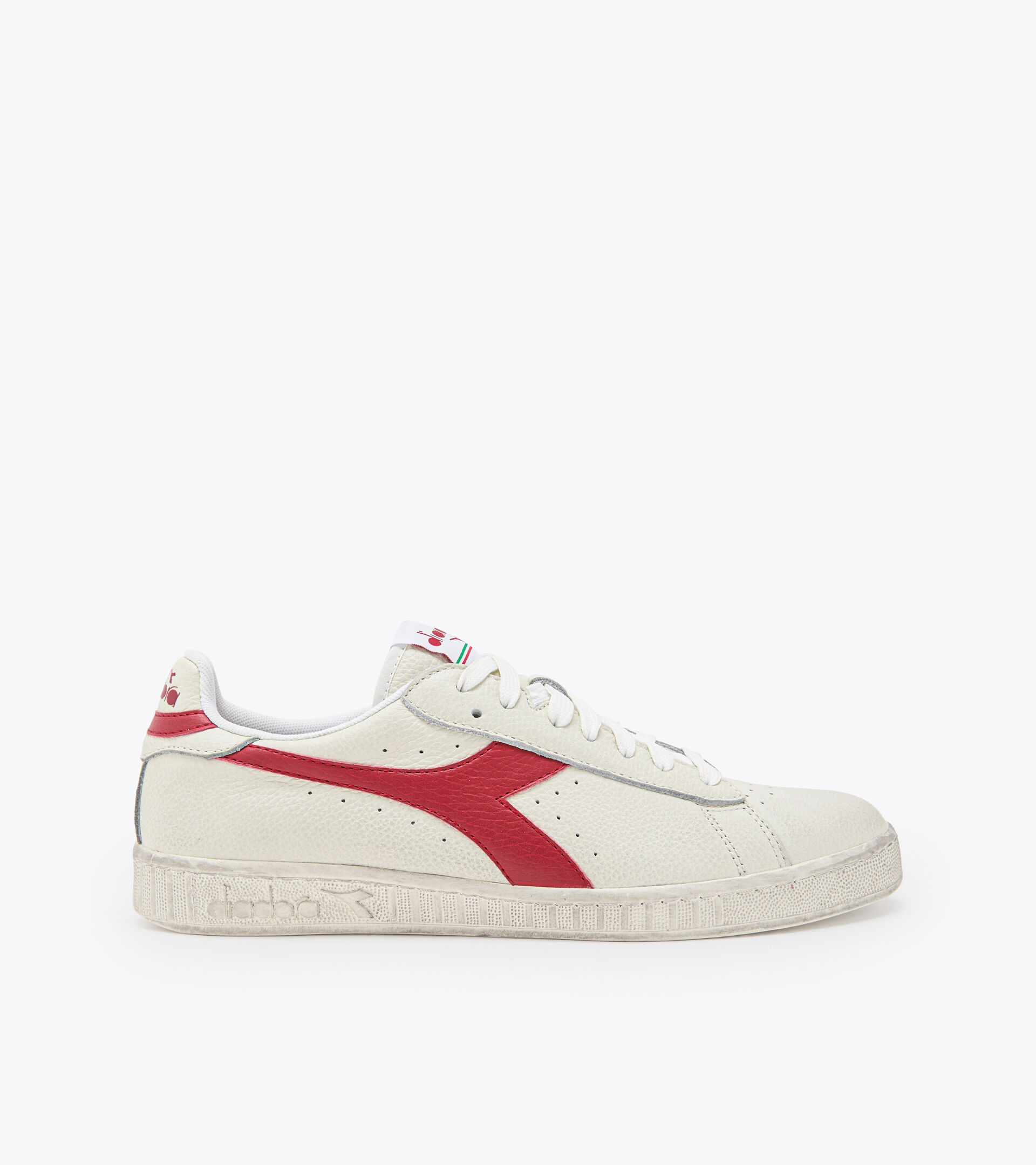 Sporty sneakers - Unisex GAME L LOW WAXED WHITE/RED PEPPER - Diadora