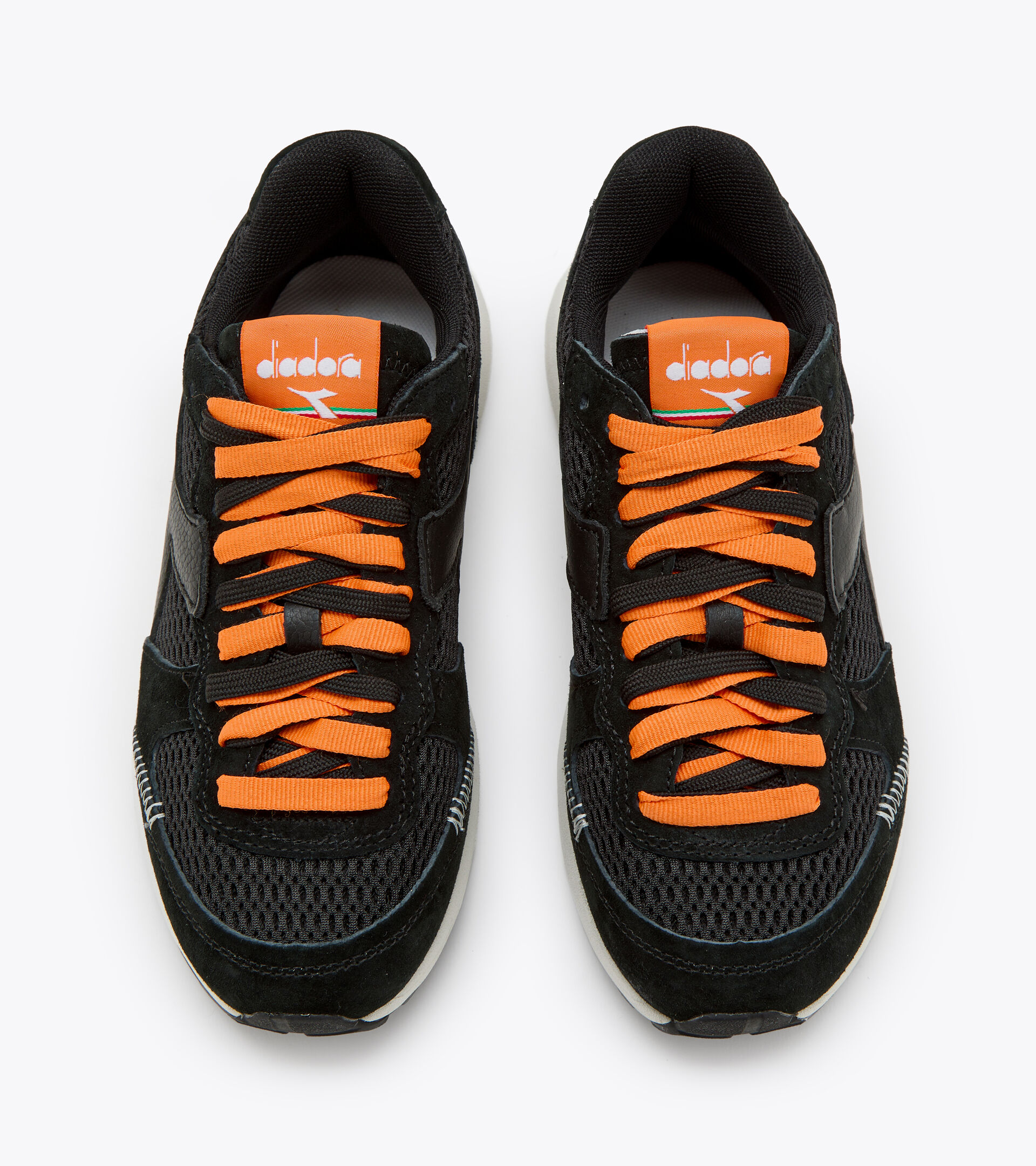 Sporty sneakers - Unisex KMARO 42 PIGSKIN WAX BLACK/BLACK - Diadora