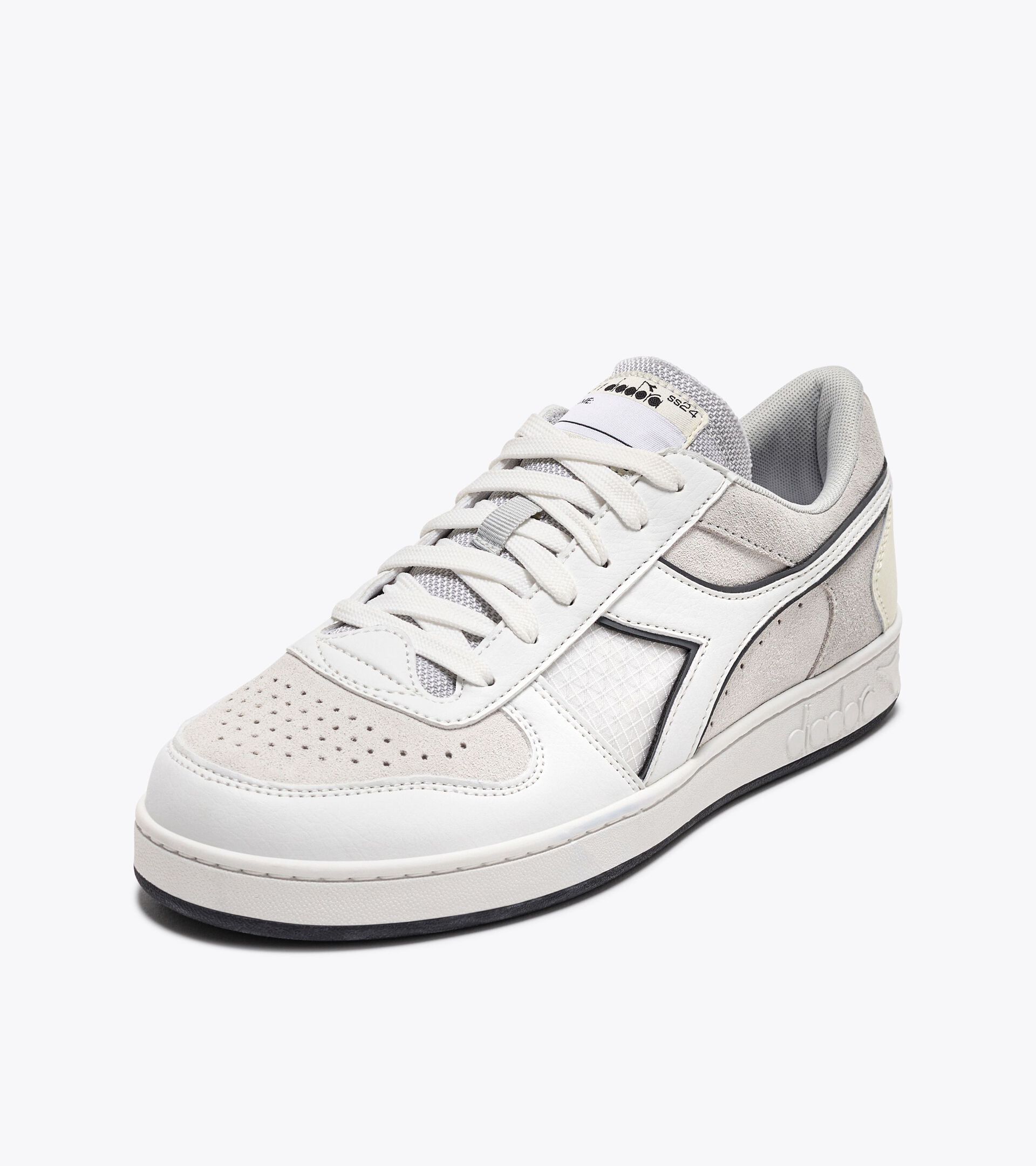 Sports sneakers - Gender Neutral
 MAGIC BASKET LOW TECH WHITE/GLACIER GRAY - Diadora