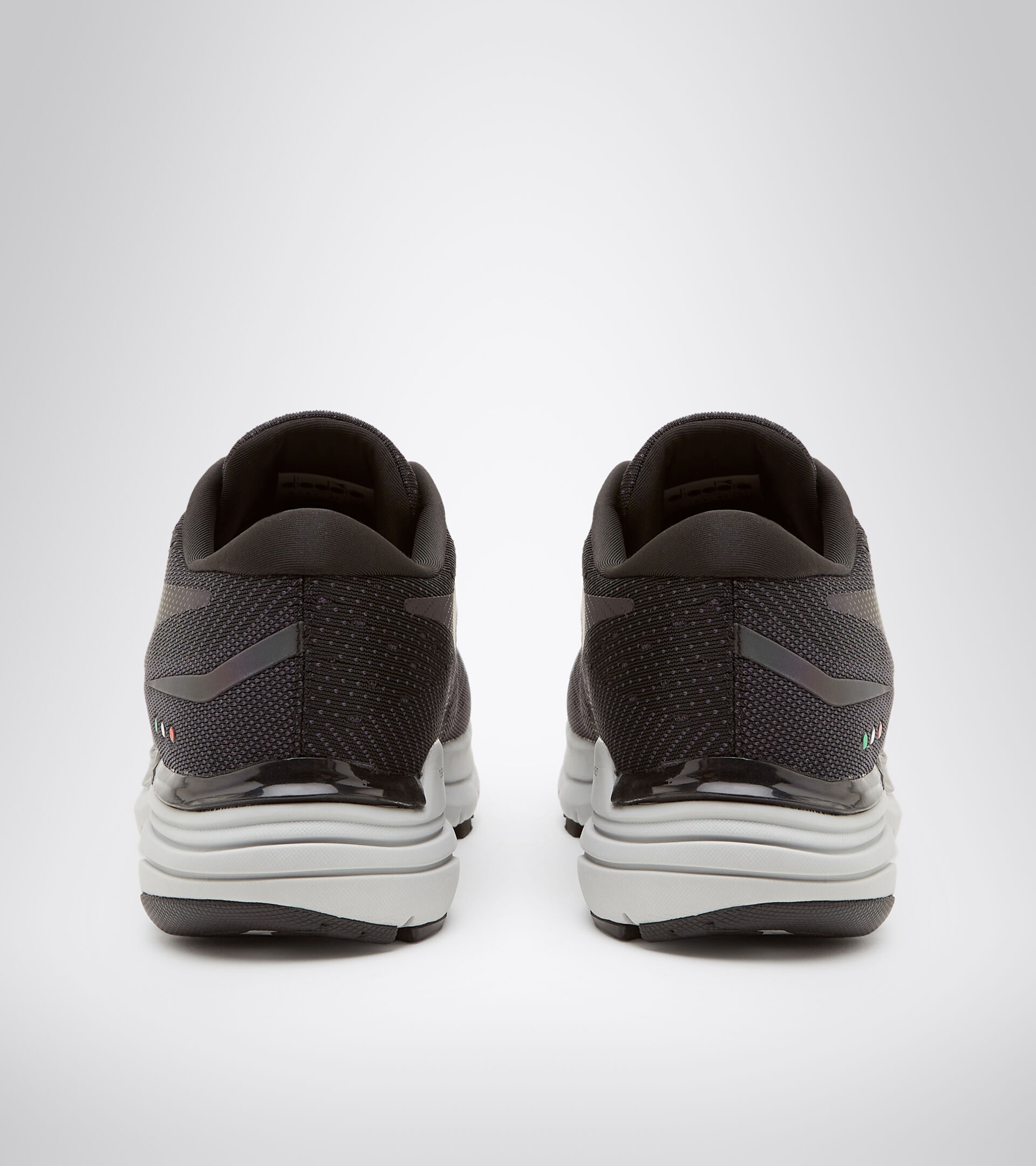Footwear Sport UOMO MYTHOS BLUSHIELD HIP 6 BLACK/NINE IRON Diadora