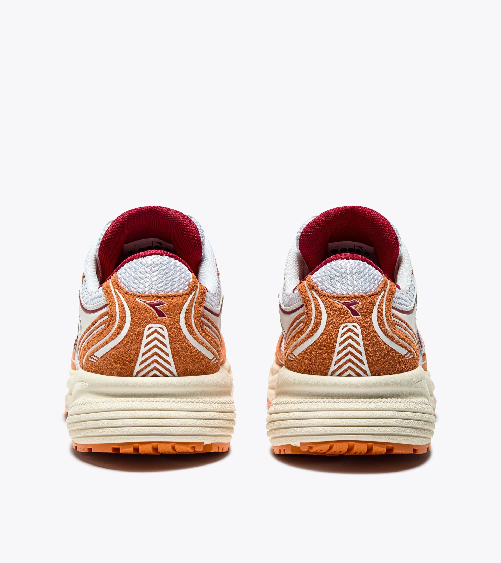 Sports sneakers - All-Gender MYTHOS STAR WHITE/ORANGE SUNSET - Diadora