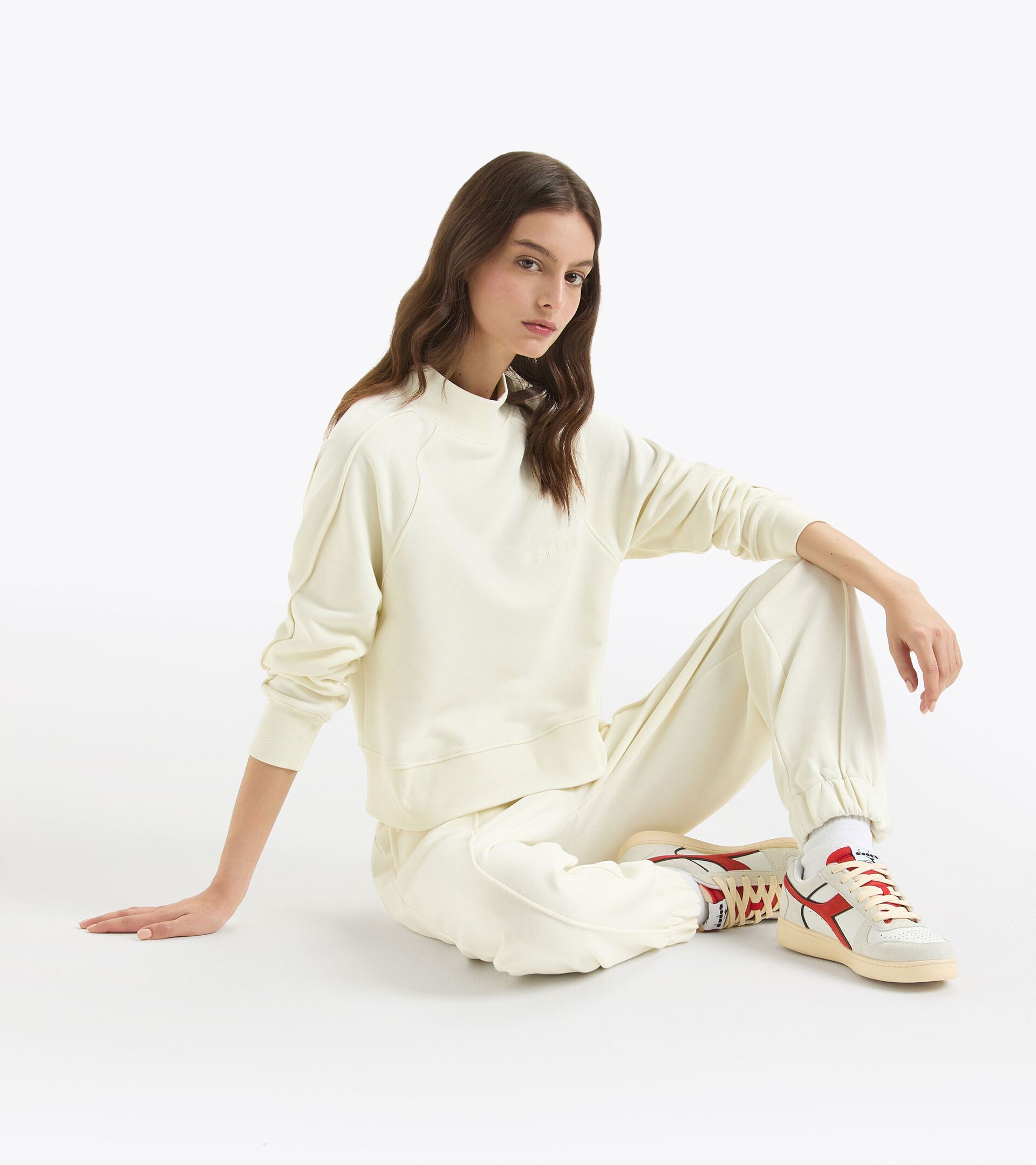 Sweatshirt - Women L. SWEATSHIRT CREW ATHL. LOGO BUTTER WHITE - Diadora