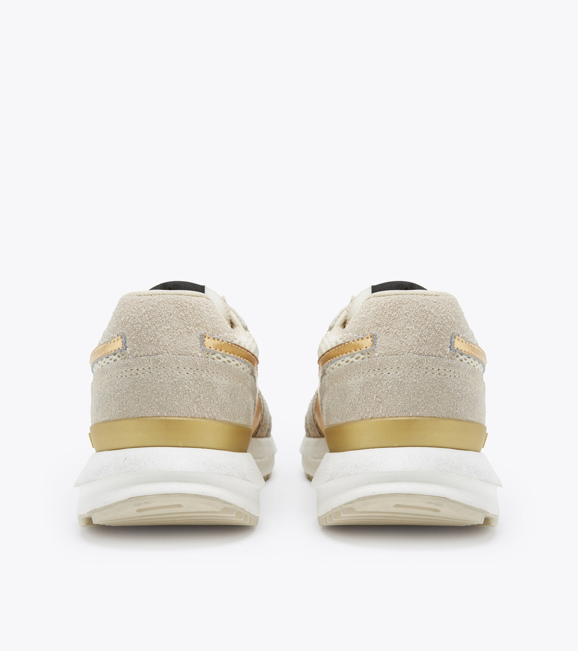 Sports shoes - Women
KMARO 42 METAL WAX WN SEEDPEARL/OYSTER GRAY - Diadora