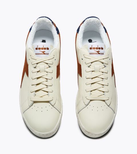 Sneakers - For every gender GAME LOW SUEDE TOWEL WHITE/BROWN - Diadora