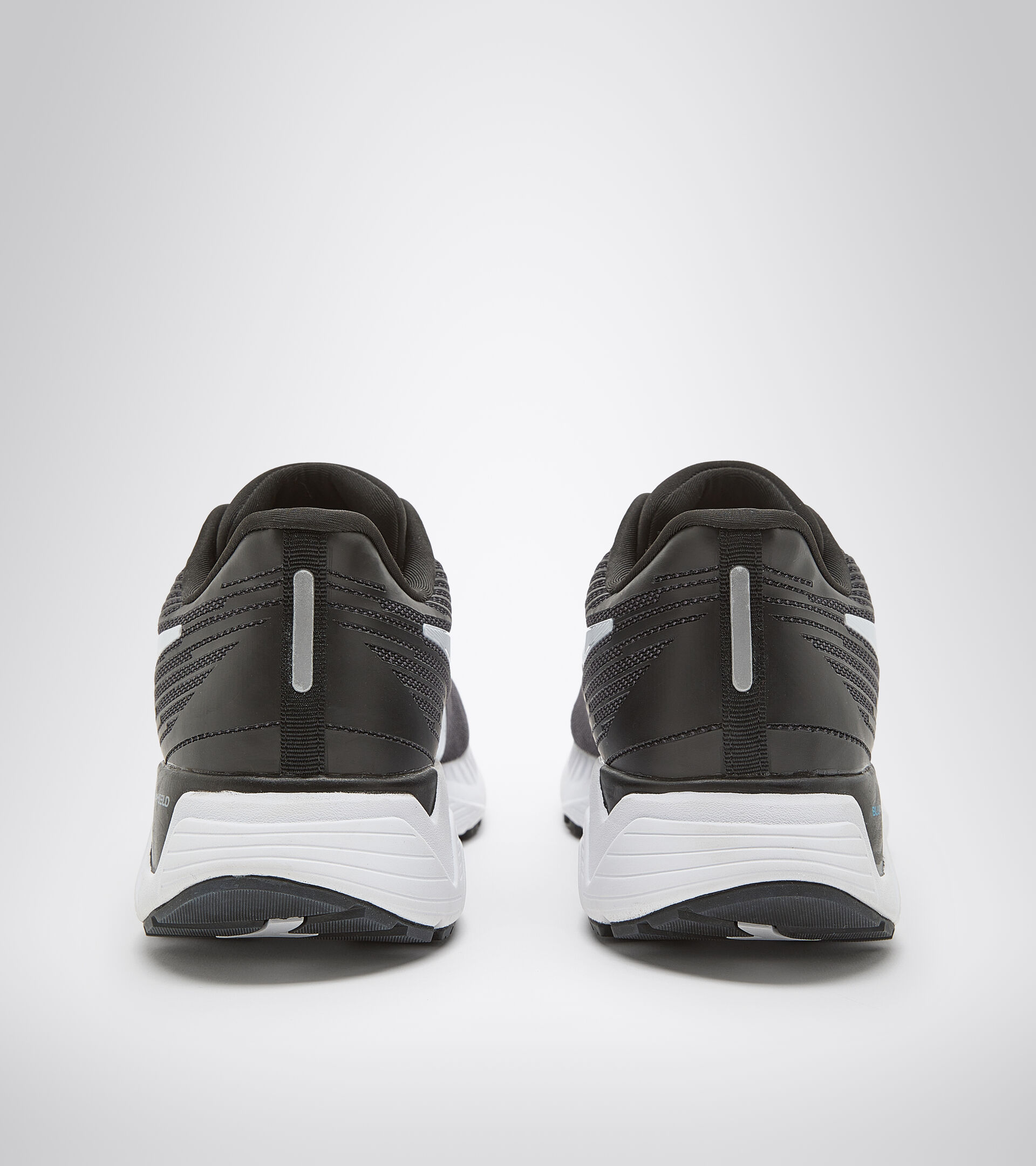 Running shoes - Men MYTHOS BLUSHIELD VIGORE BLACK/WHITE (C7406) - Diadora