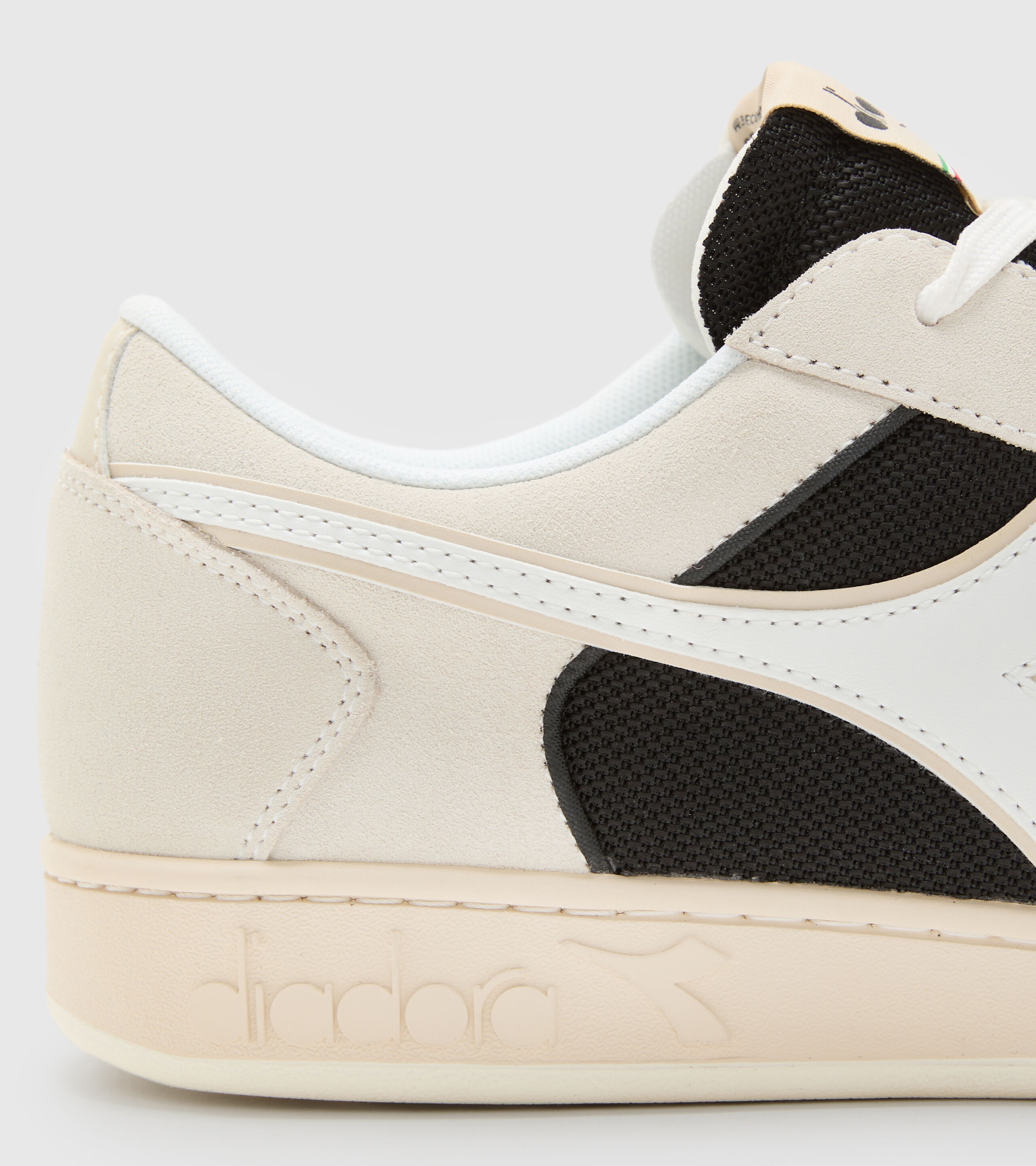 MAGIC BASKET LOW EARTH Sports shoes Unisex Diadora Online Store EG