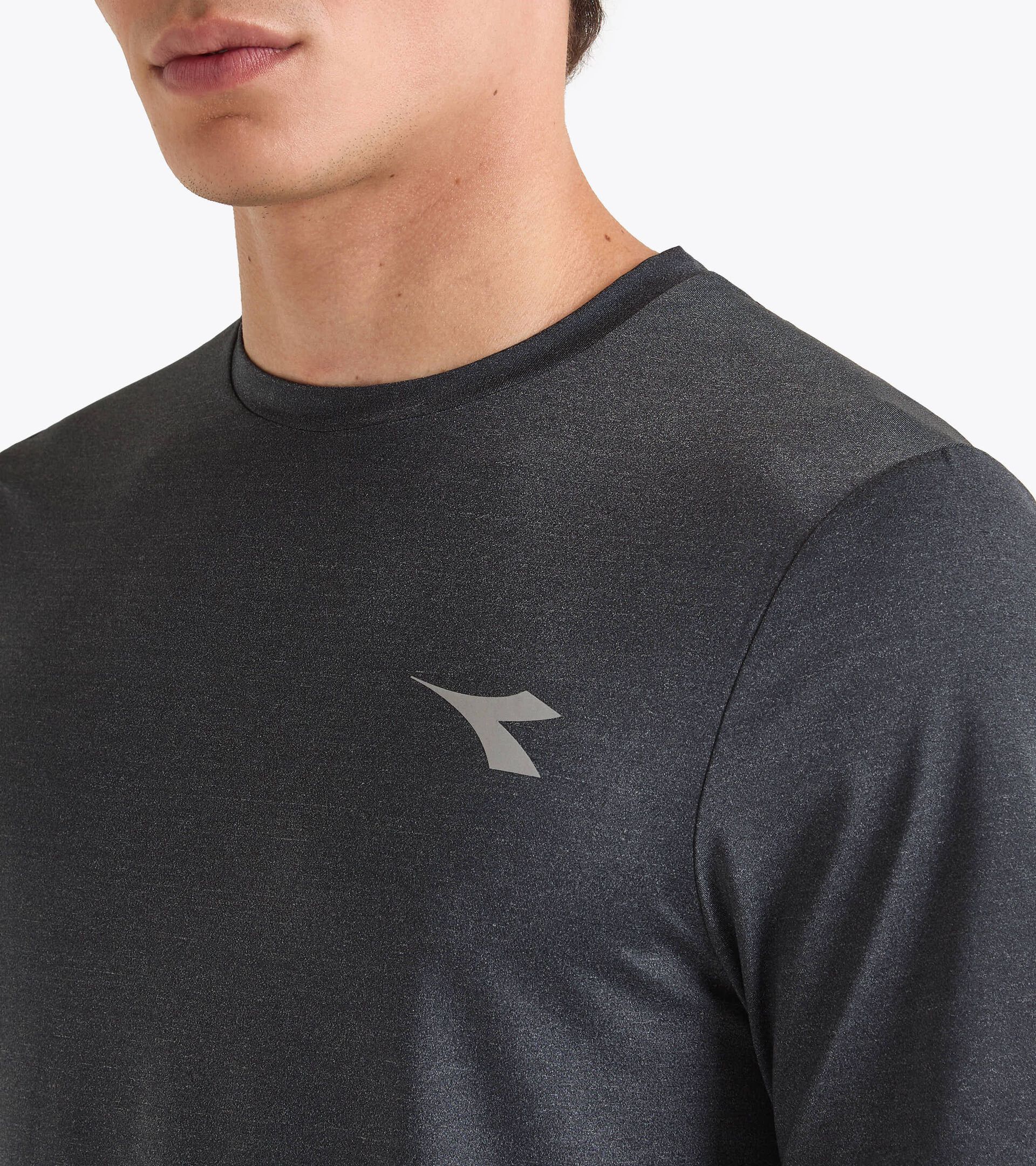 High performance running t-shirt - Men’s SS T-SHIRT TECH RUN CREW BLACK - Diadora