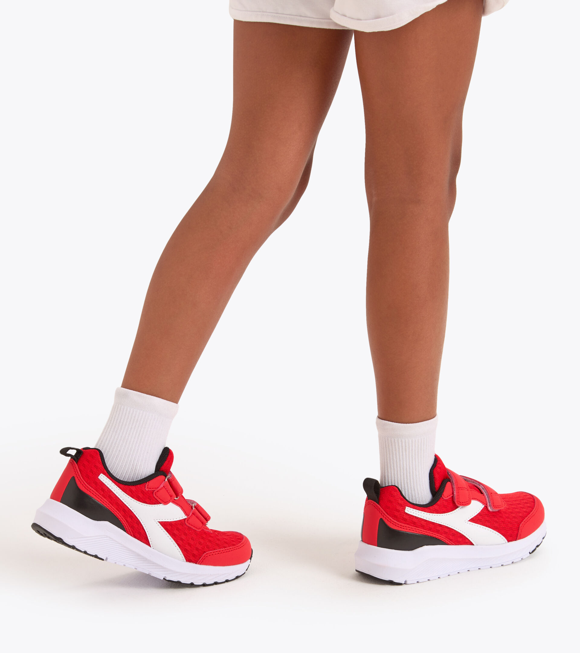 Zapatillas de running juveniles - Unisex FALCON 2 JR V FIERY RED/WHITE/BLACK - Diadora