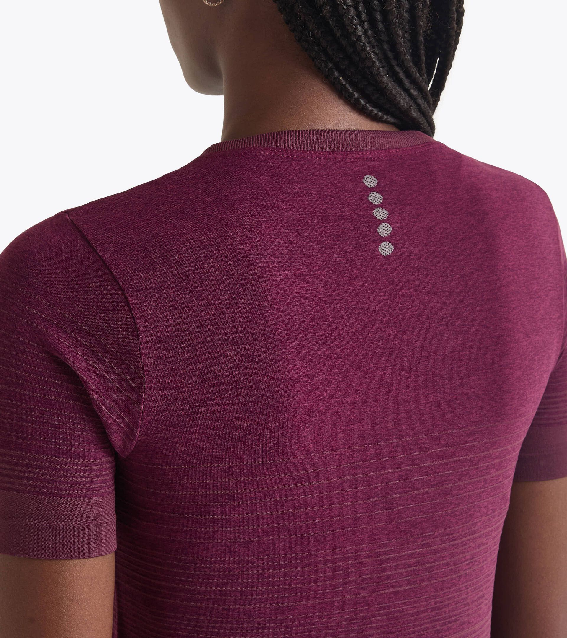 Technical t-shirt for temperature control - Running - Women’s L. SS T-SHIRT STRATOUNO MAROON BANNER - Diadora