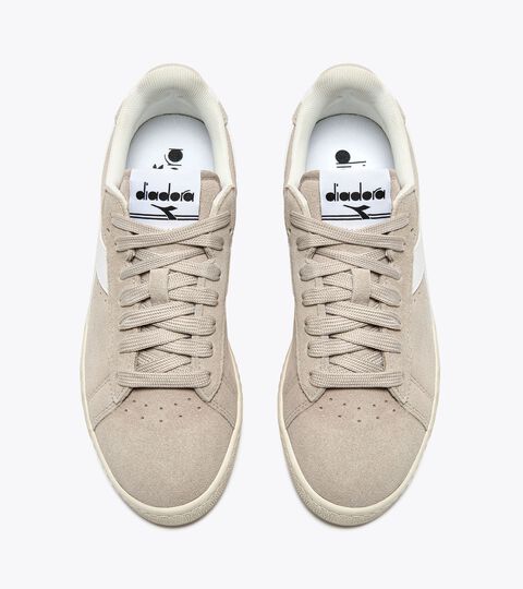 Sporty sneakers - All-Gender GAME L LOW SUEDE WAXED GRAY SILVER - Diadora