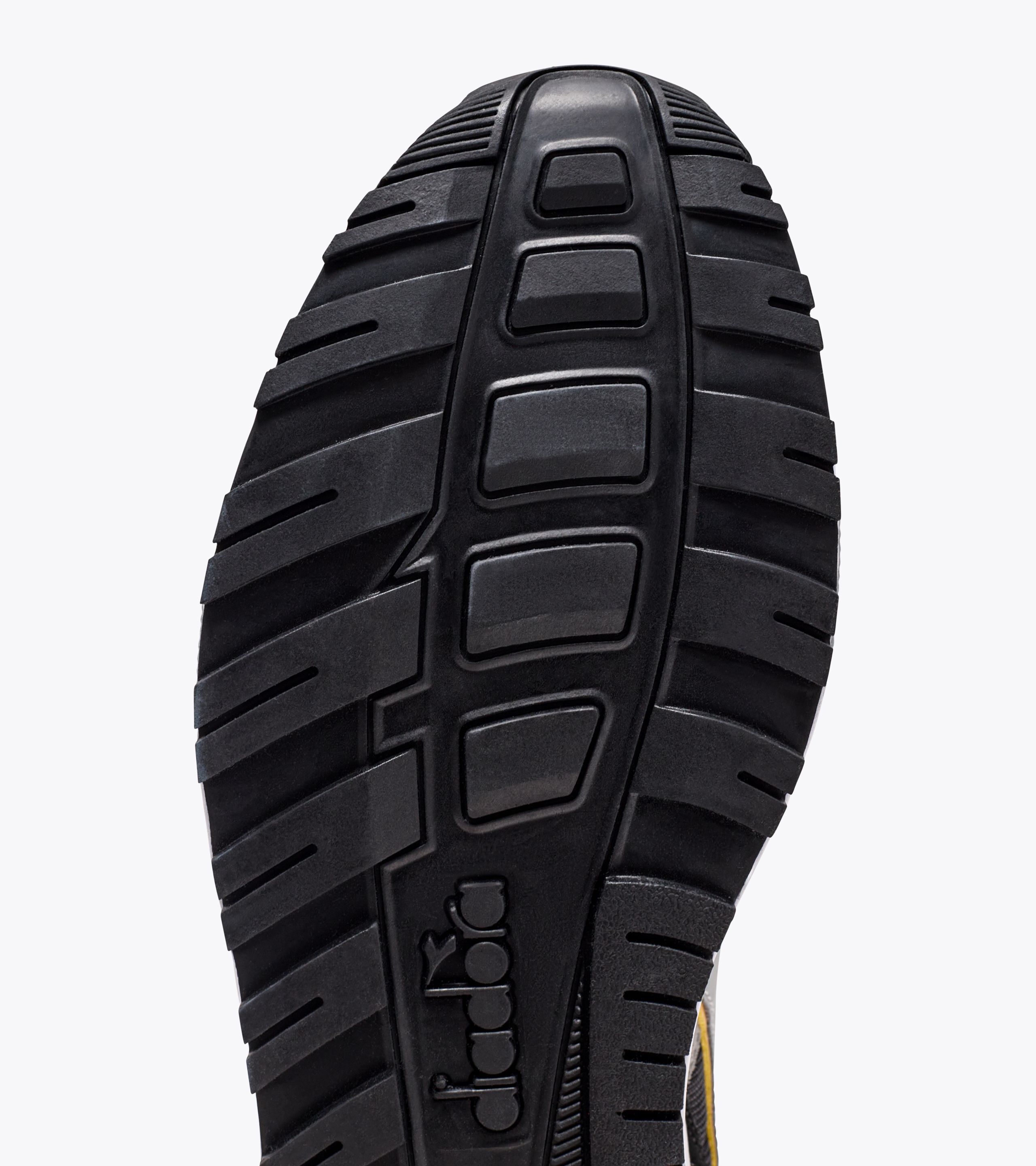 Diadora sneakers hot sale black