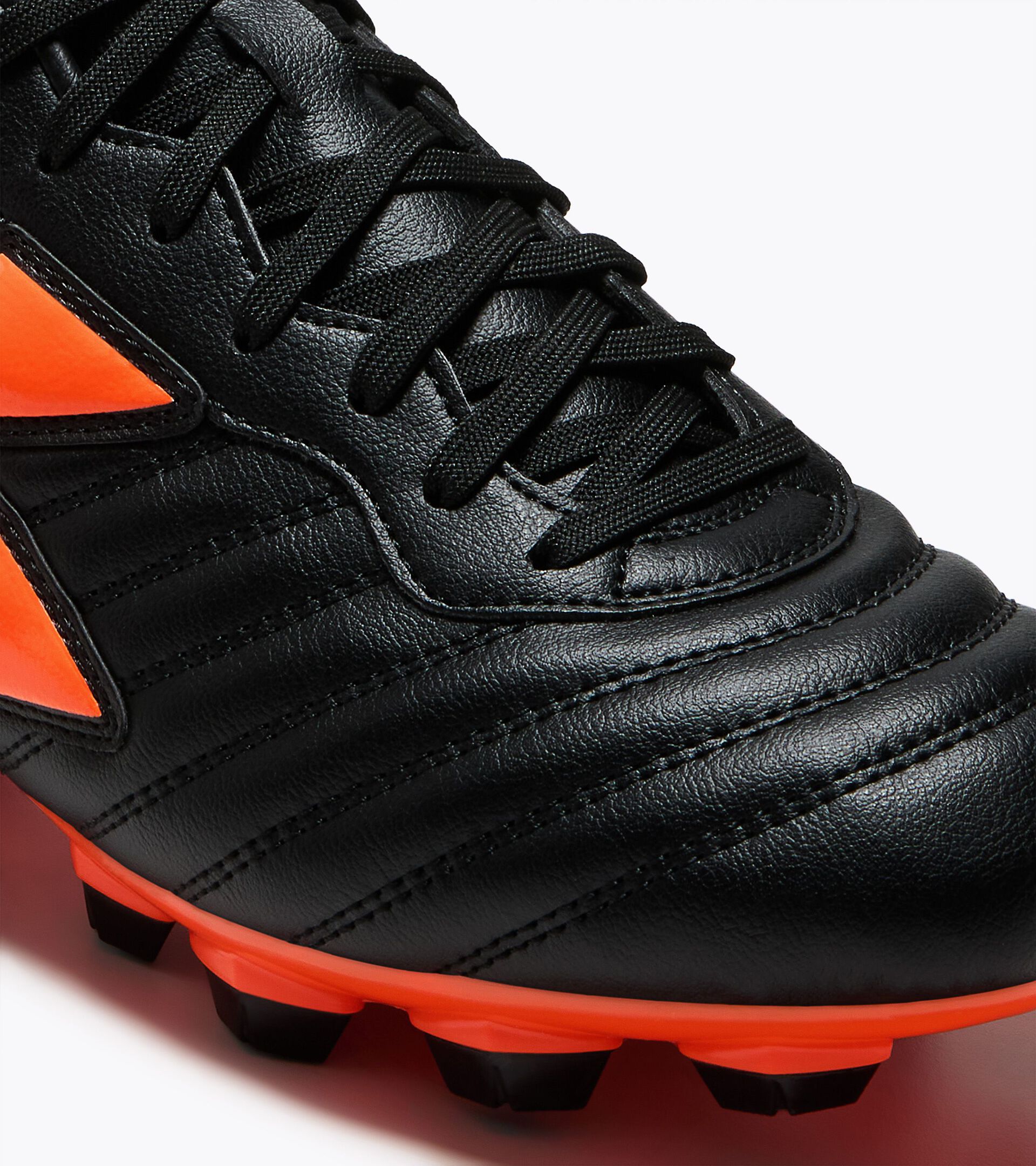 Chaussures de football pour terrains compacts - Homme BRASIL CLUB FG NERO/ROSSO FLUO - Diadora