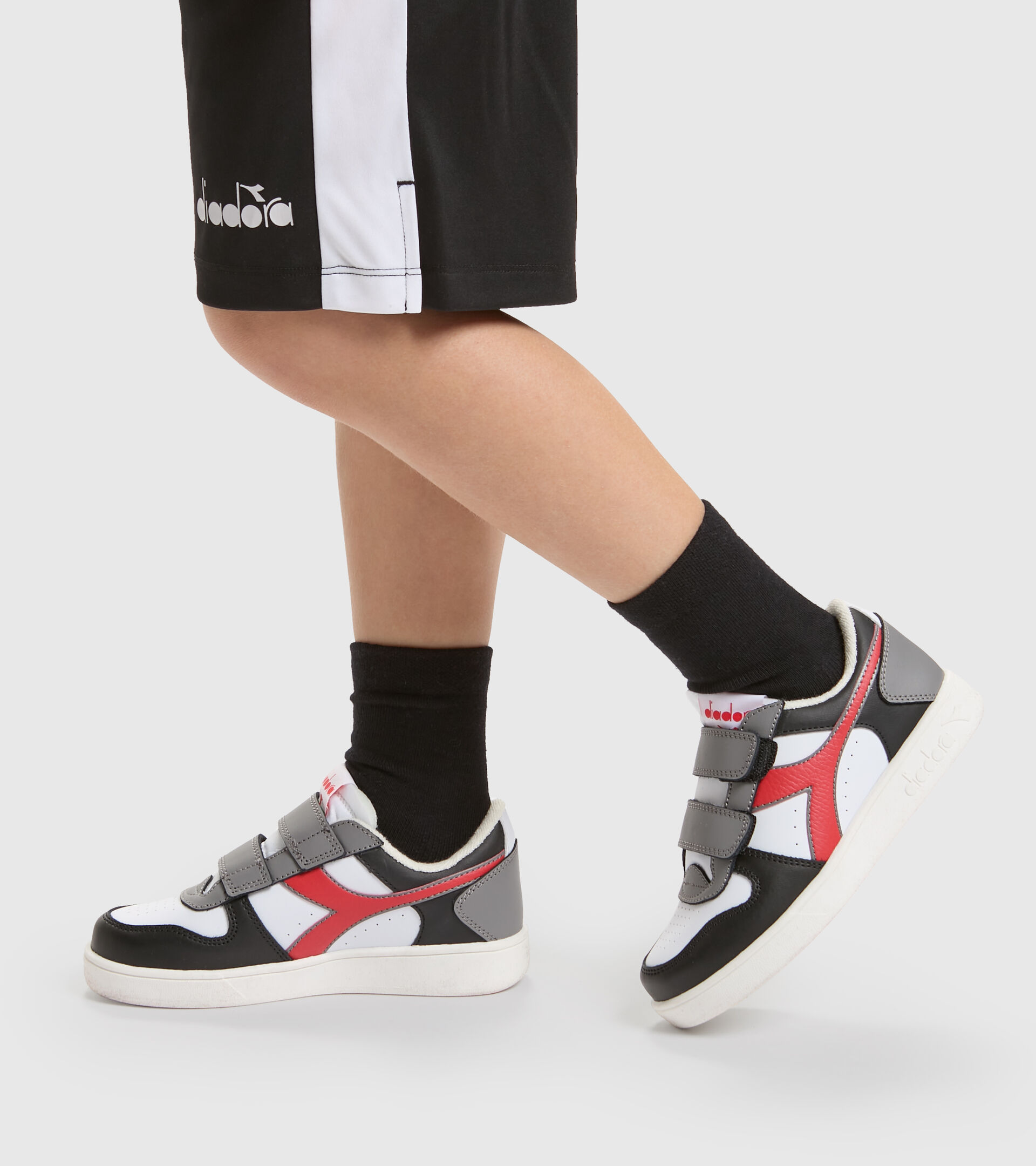 Sports shoes - Kids 4-8 years MAGIC BASKET LOW PS WHITE/BLACK/AURORA RED - Diadora