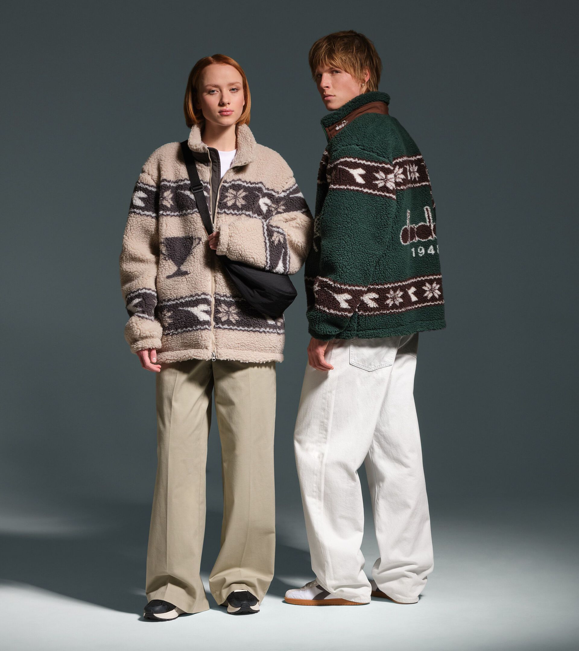 Gilet réversible en polaire - Exclusivité boutique en ligne et Store de Cortina - Femme
 REVERSIBLE POLAR FLEECE JACKET FORET PROFOND - Diadora