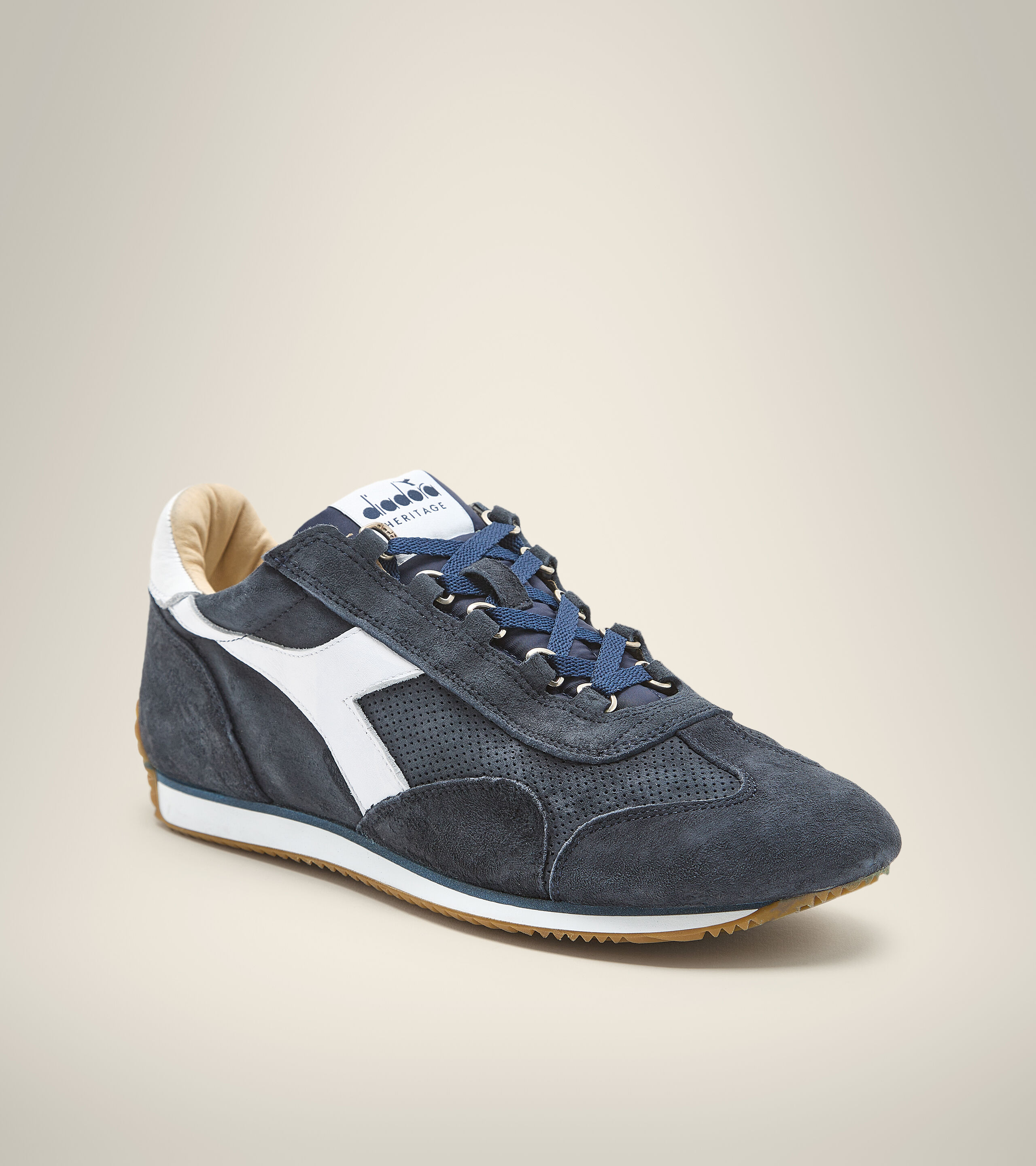 suede diadora