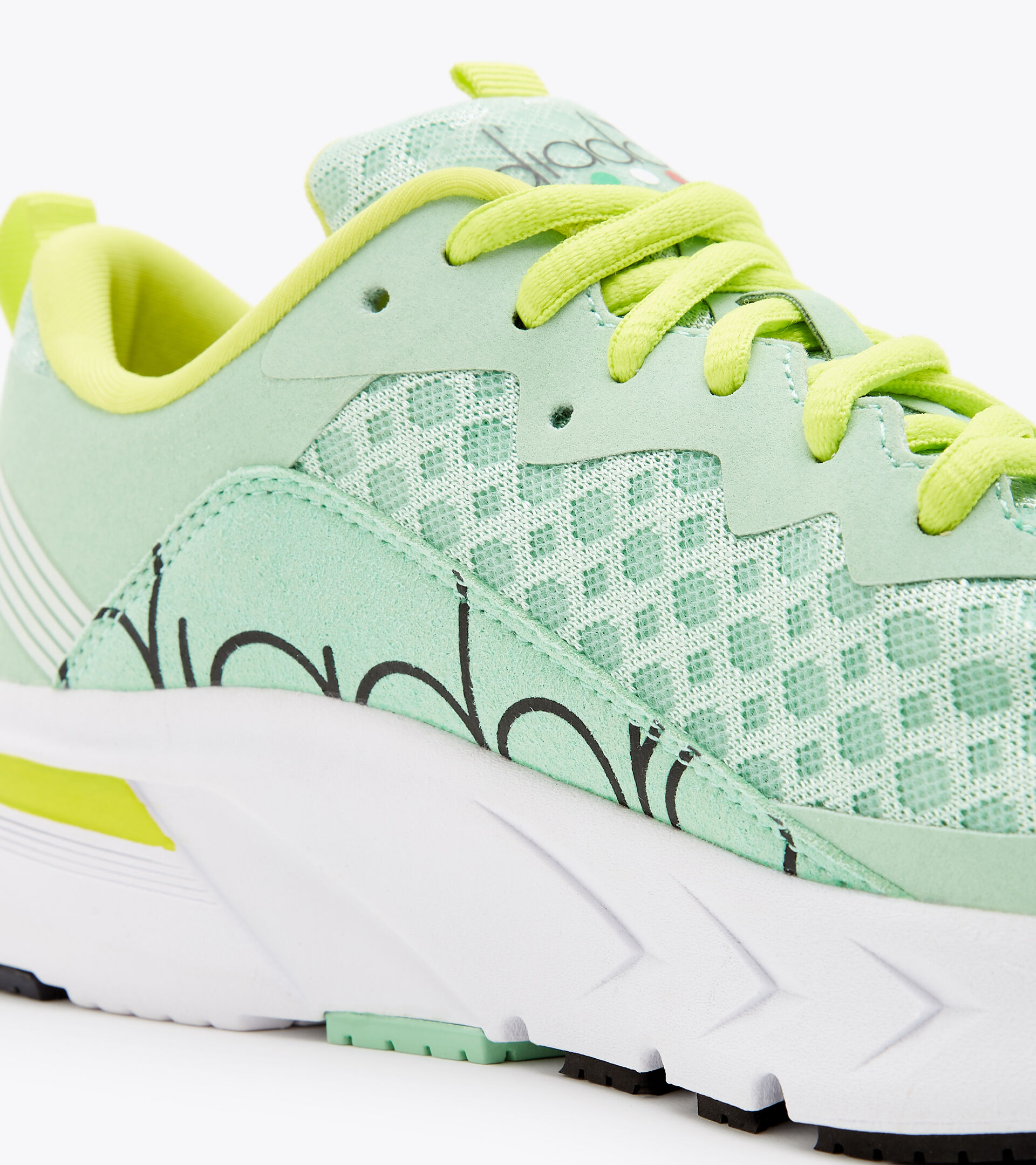 Footwear Sport DONNA MYTHOS BLUSHIELD VOLO W GREEN ASH/BLACK/SULPHUR SPRING Diadora