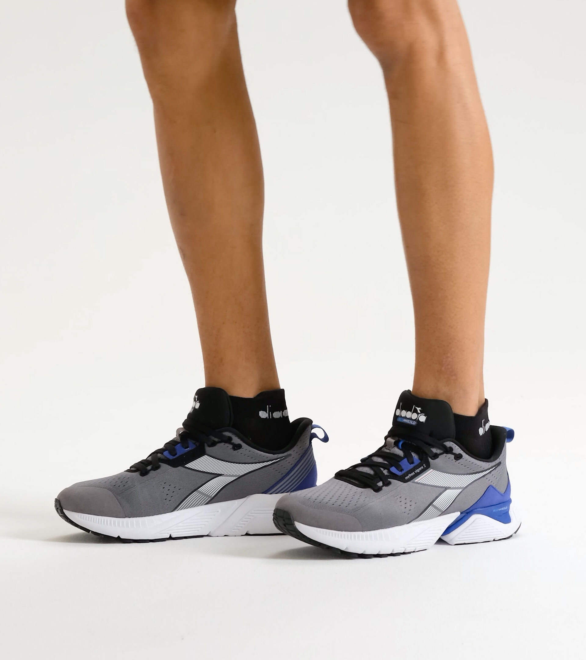 Running shoes - Men MYTHOS BLUSHIELD VIGORE 2 STEEL GRAY/BLACK - Diadora